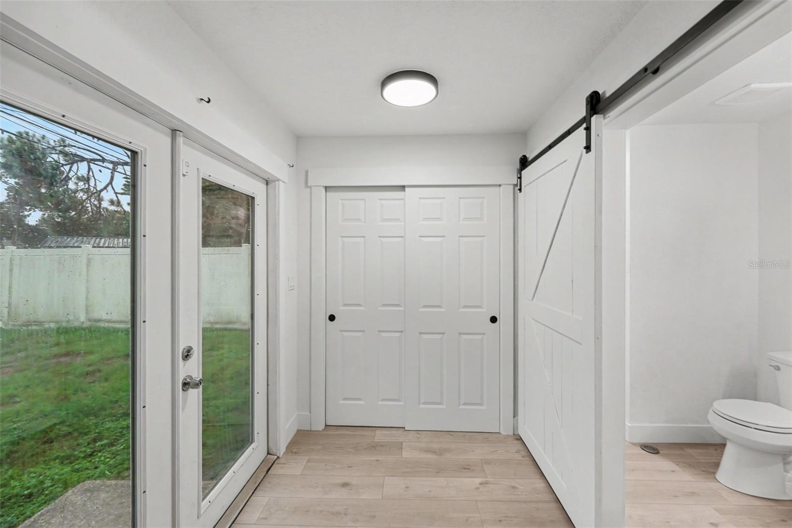 131 EMERALD LN — photo 18