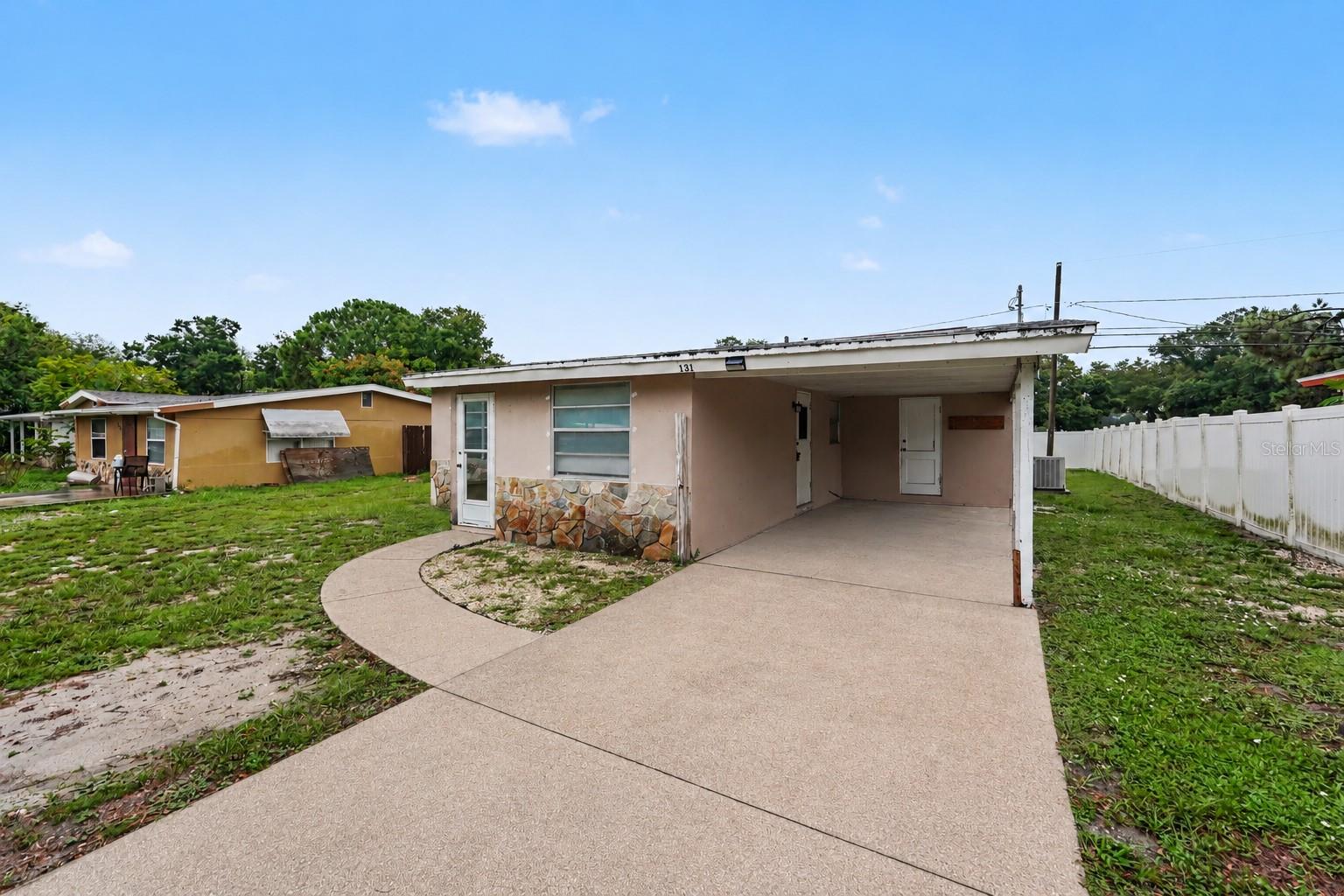 131 EMERALD LN — photo 2