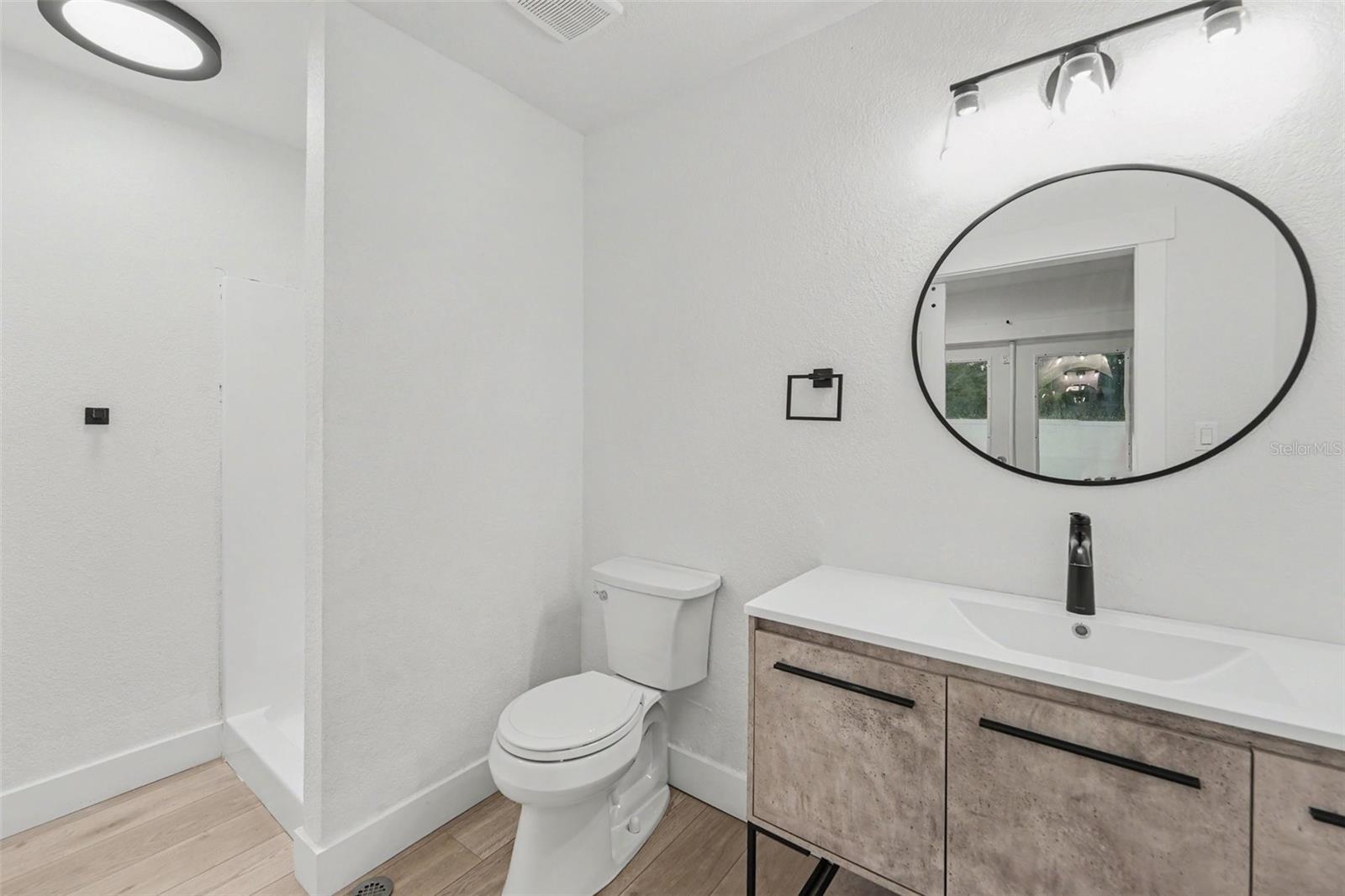 131 EMERALD LN — photo 15