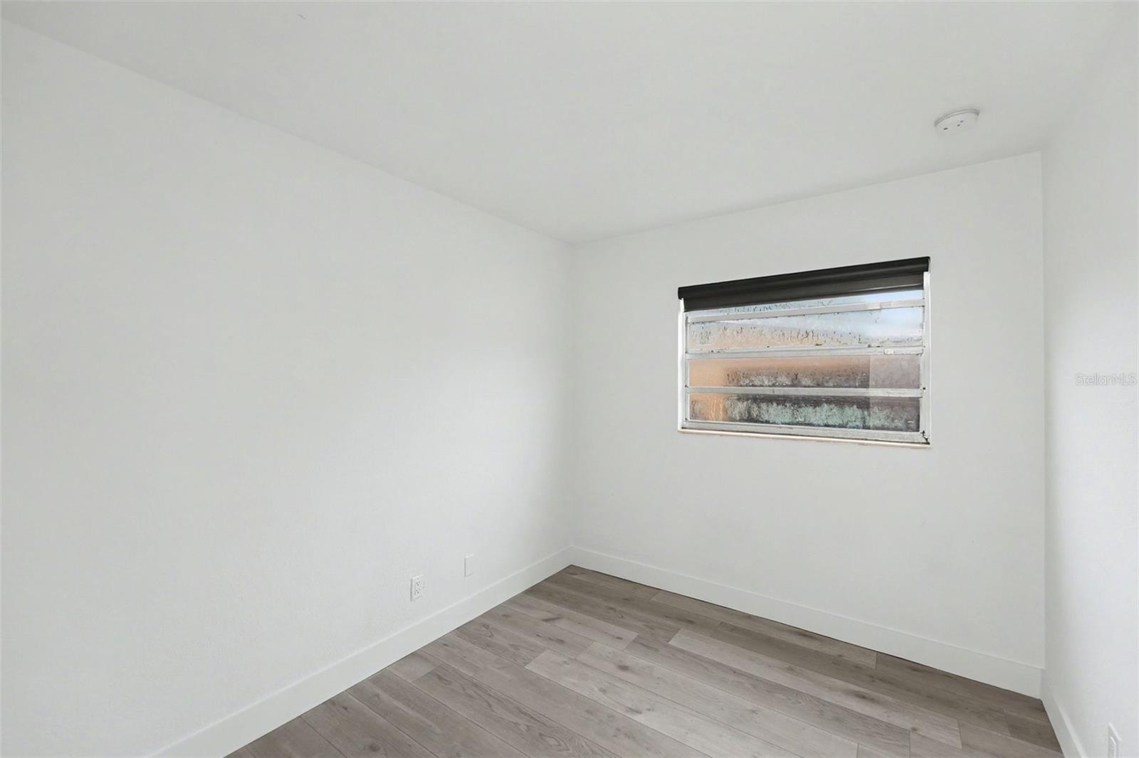 131 EMERALD LN — photo 21