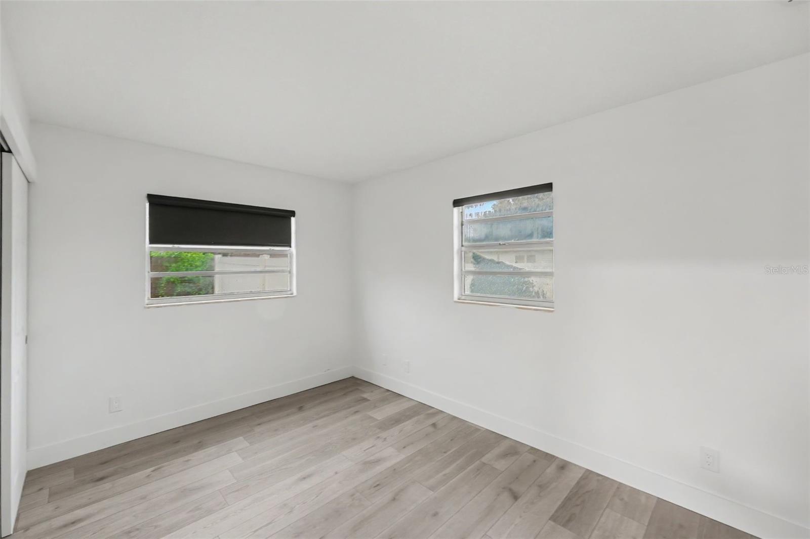 131 EMERALD LN — photo 24
