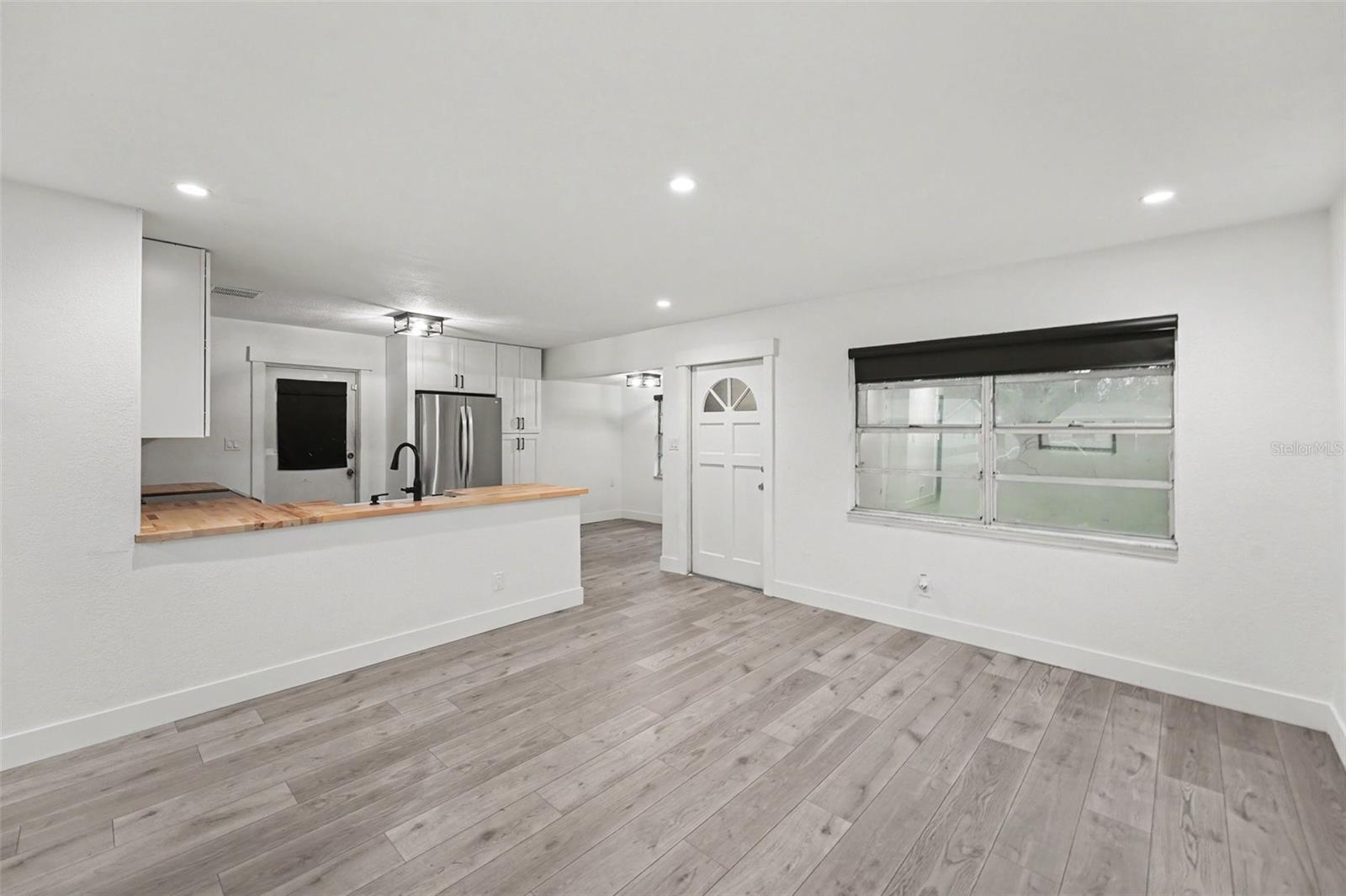 131 EMERALD LN — photo 6