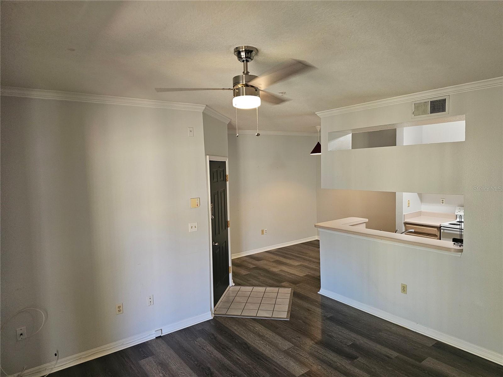 5620 PINNACLE HEIGHTS CIR #304 — photo 8