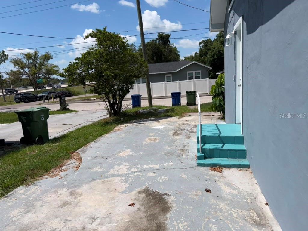 703 E HAMILTON AVE — photo 16