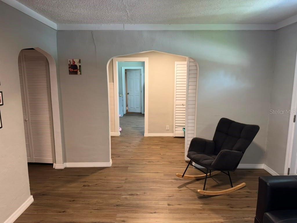 703 E HAMILTON AVE — photo 32