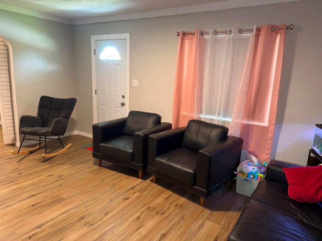 703 E HAMILTON AVE — photo 34
