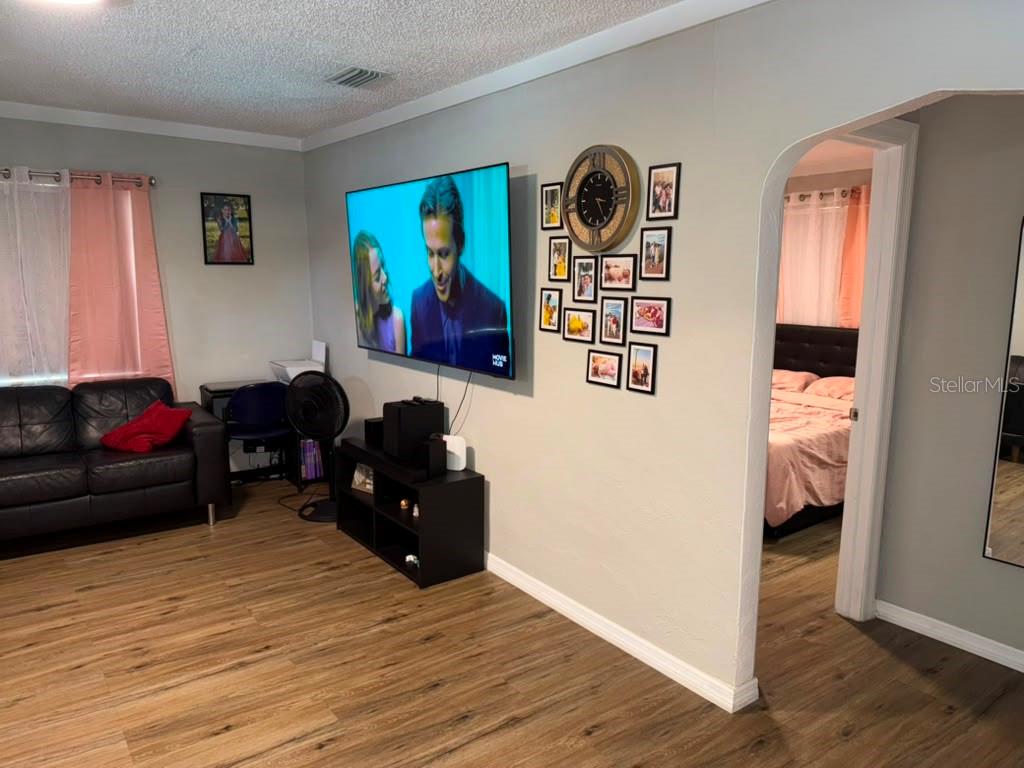 703 E HAMILTON AVE — photo 33