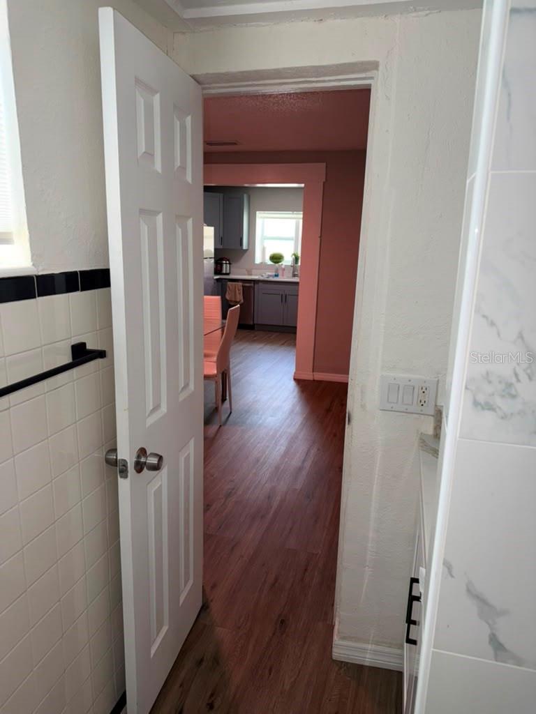 703 E HAMILTON AVE — photo 38