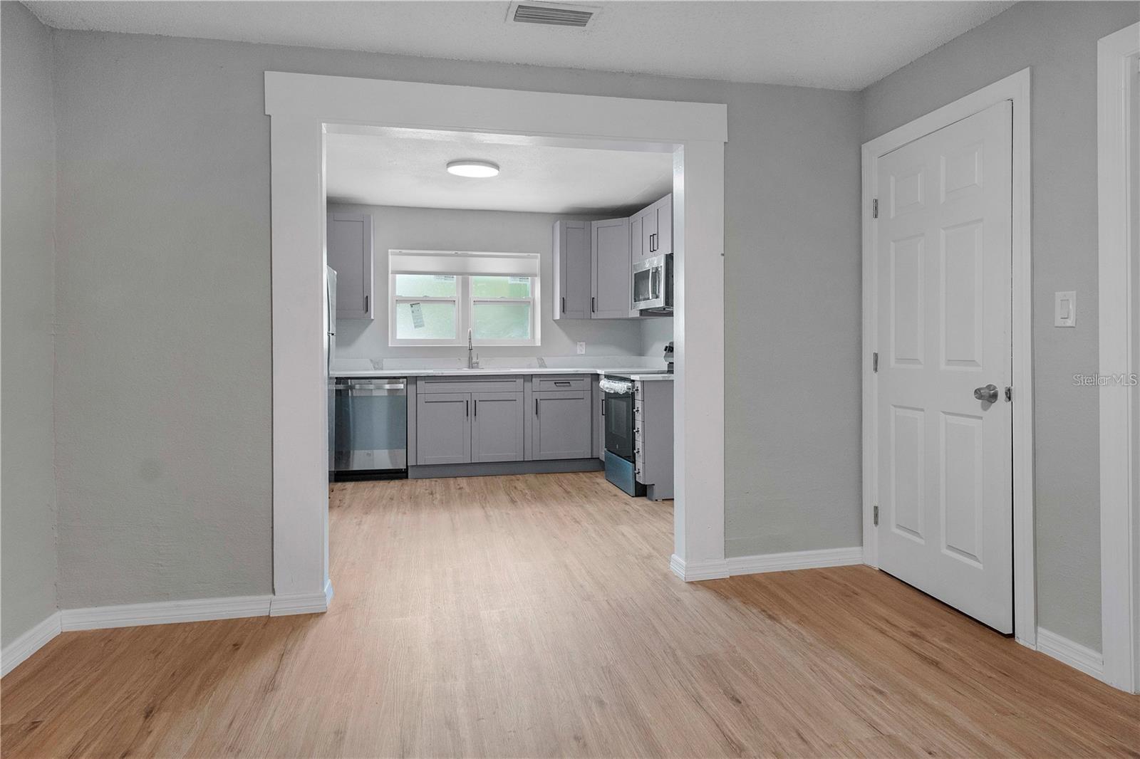 703 E HAMILTON AVE — photo 97