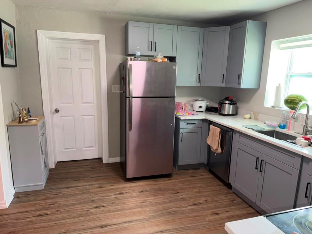 703 E HAMILTON AVE — photo 66
