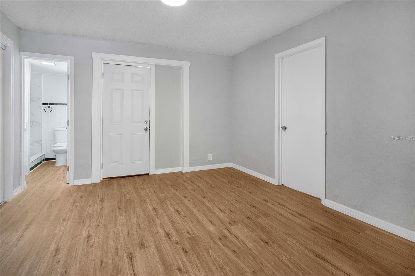 703 E HAMILTON AVE — photo 98