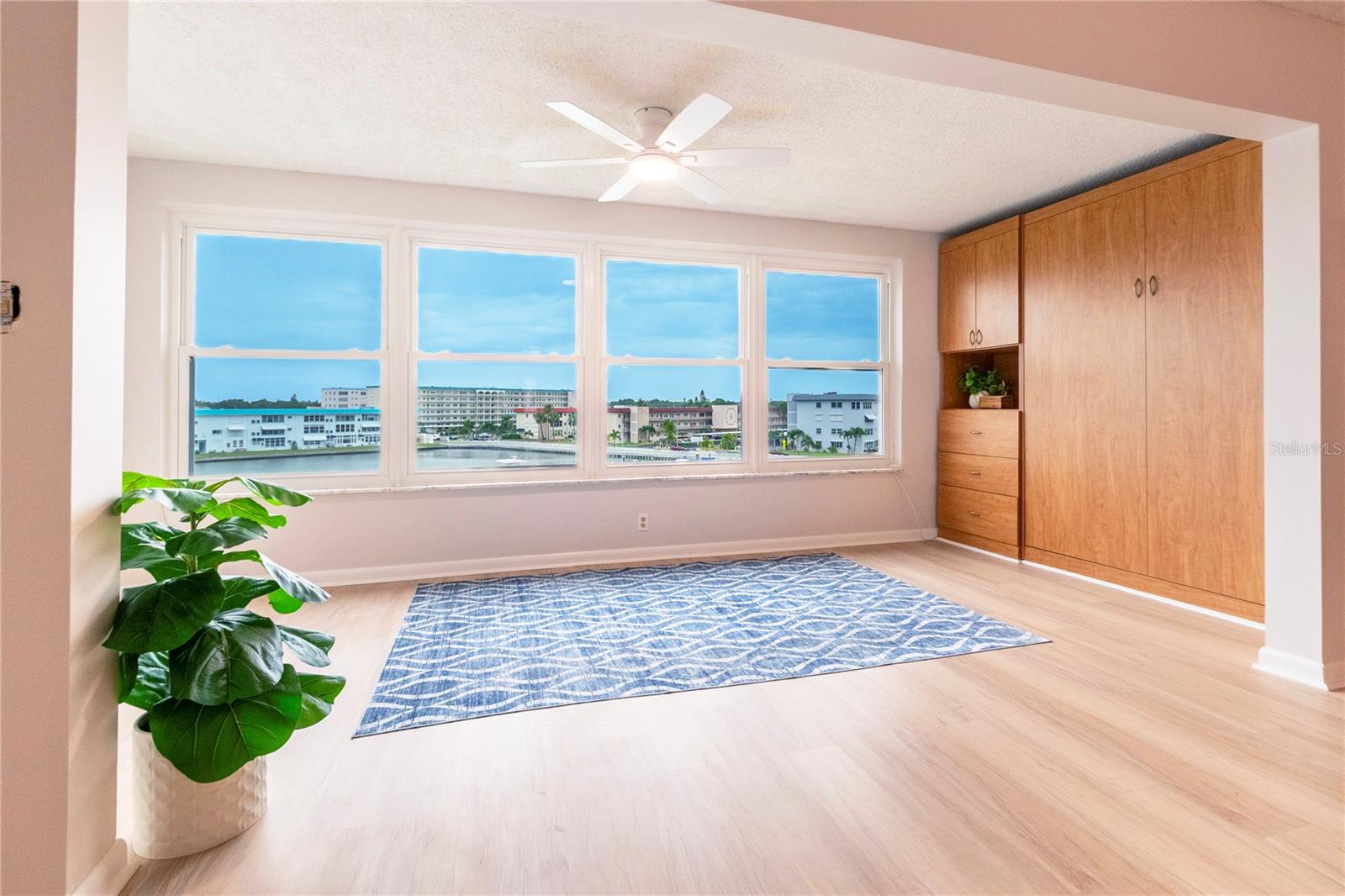 5925 SHORE BLVD S #405 — photo 3