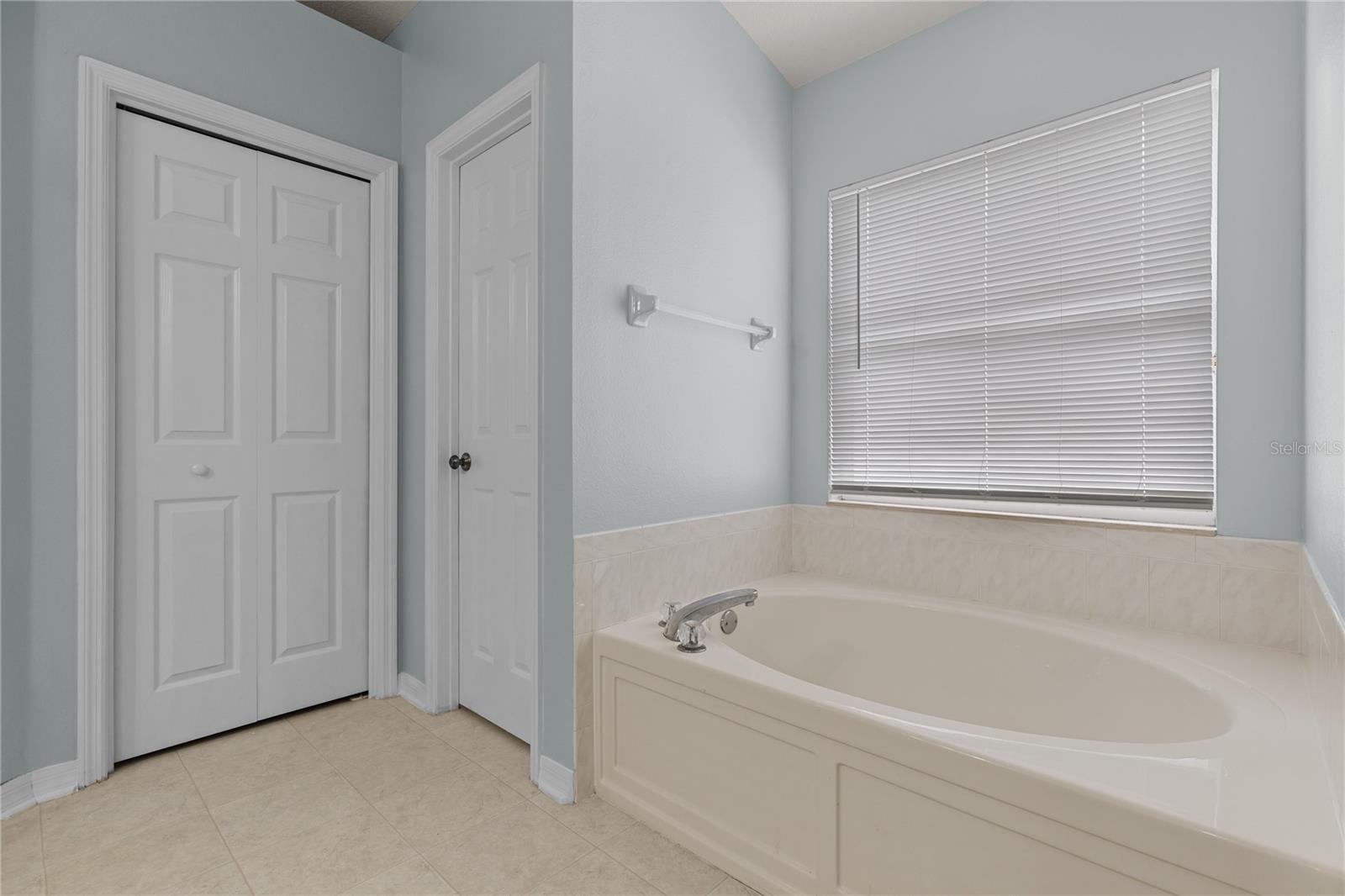 31511 WRENCREST DR — photo 27