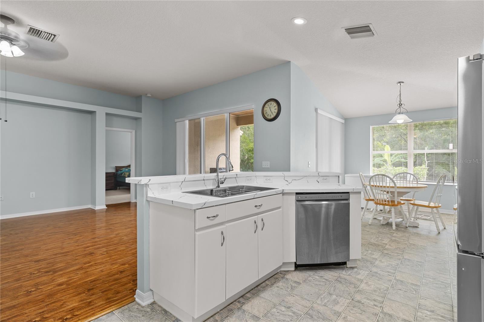 31511 WRENCREST DR — photo 41