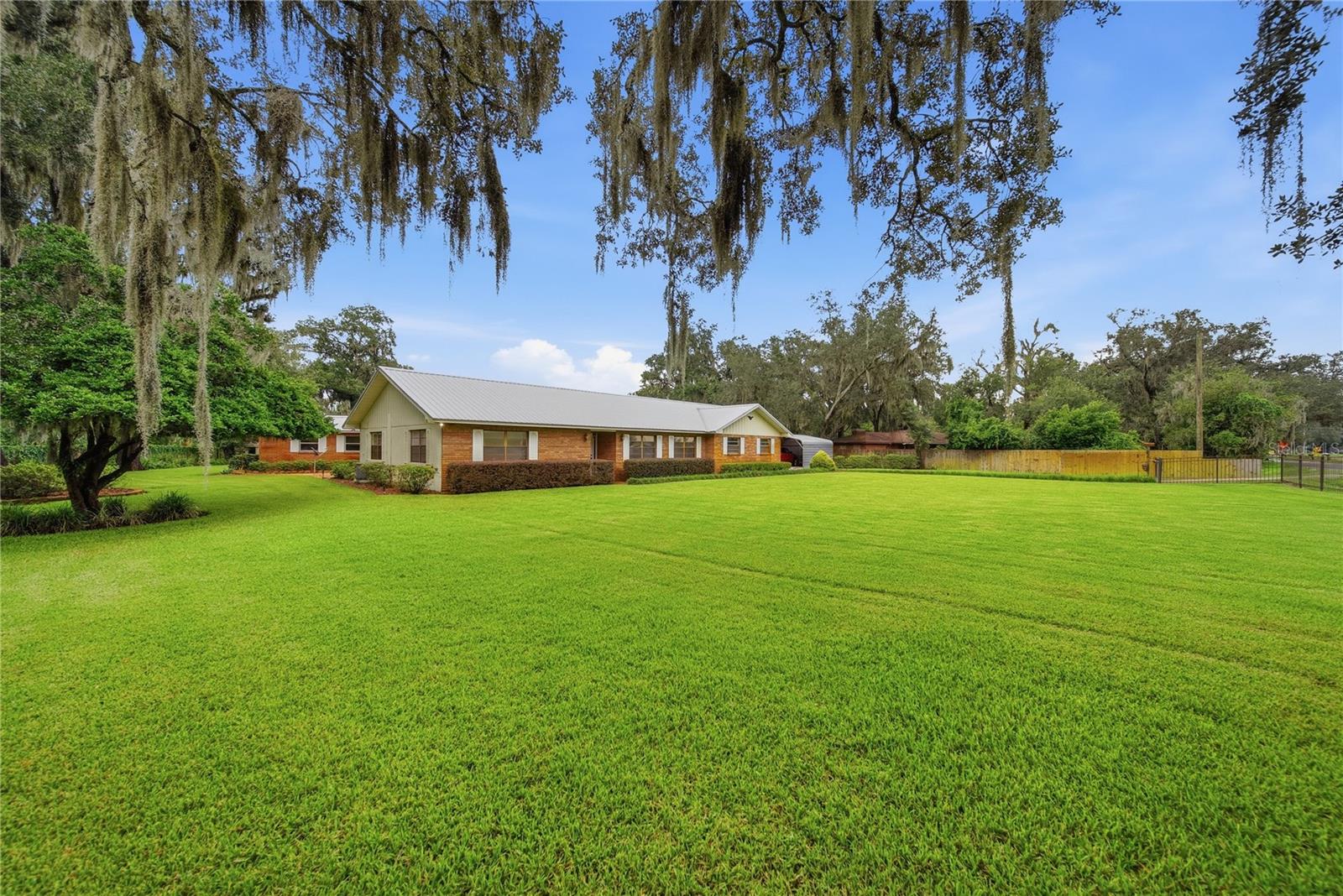 3704 THONOTOSASSA RD — photo 52