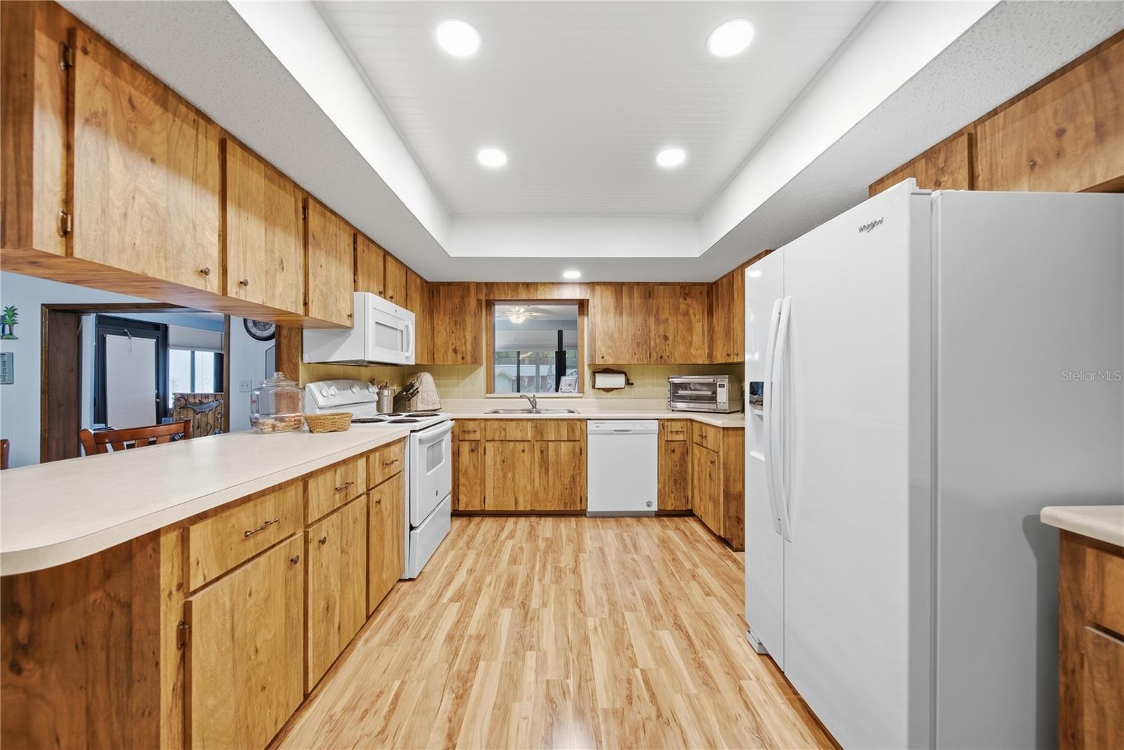 3704 THONOTOSASSA RD — photo 24