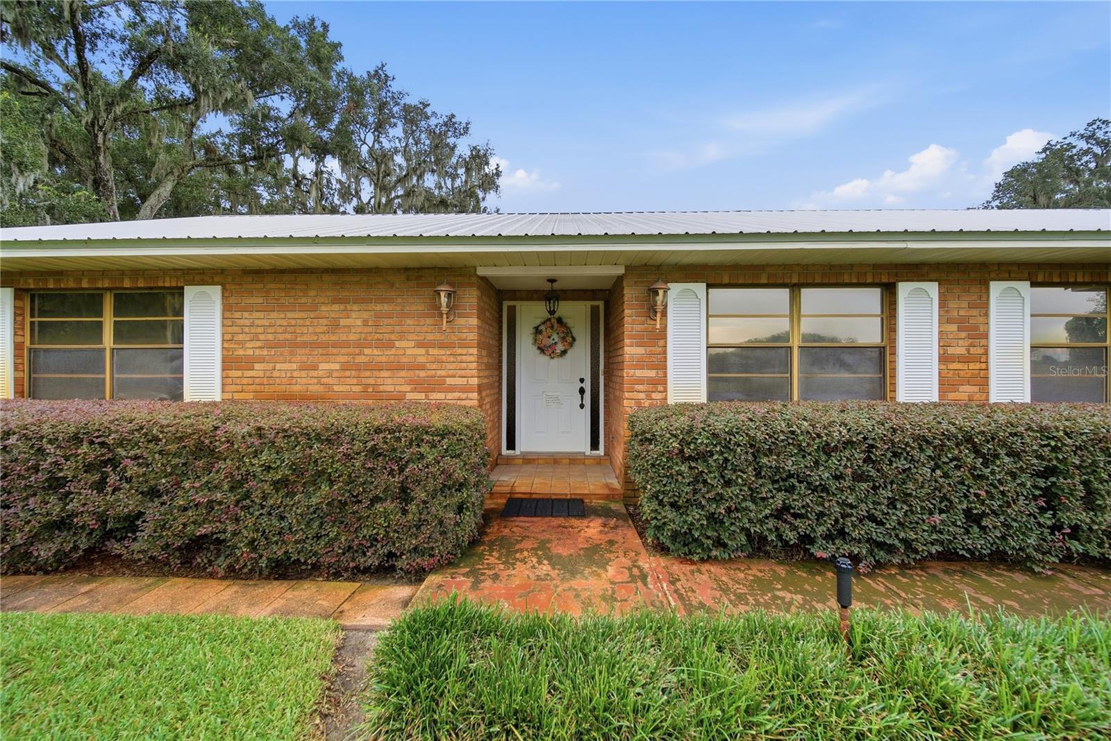 3704 THONOTOSASSA RD — photo 2