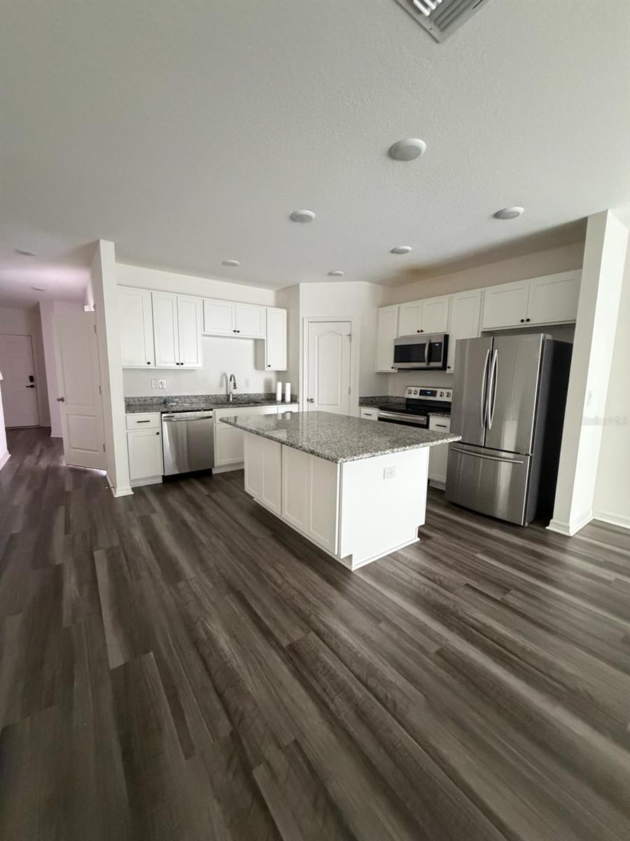4743 DEER TRACK ST — photo 4