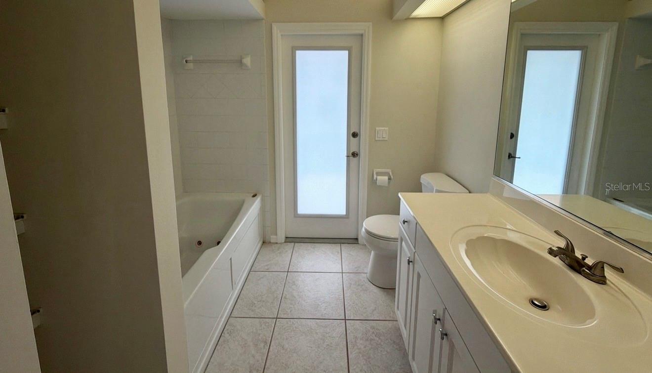 229 VENICE PALMS BLVD — photo 9