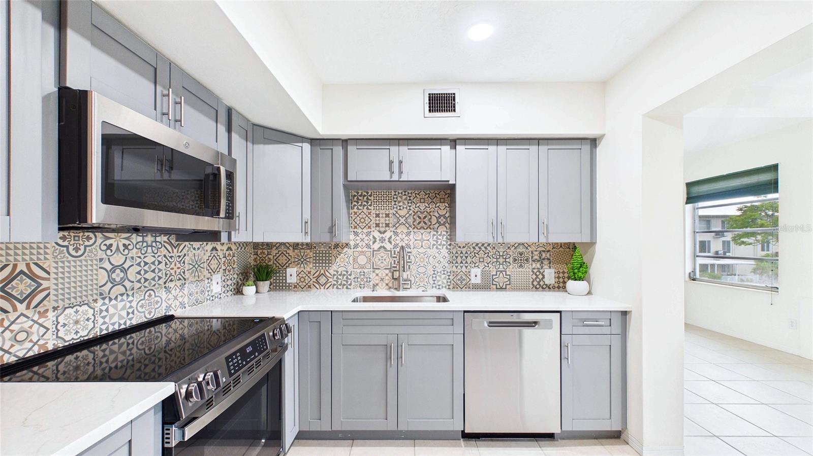 2454 AUSTRALIA WAY E #32 — photo 18