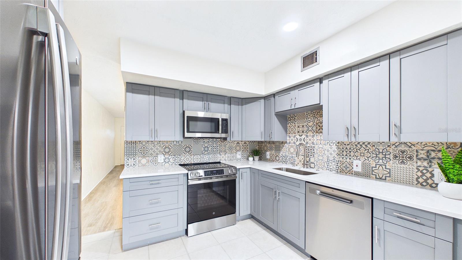2454 AUSTRALIA WAY E #32 — photo 19