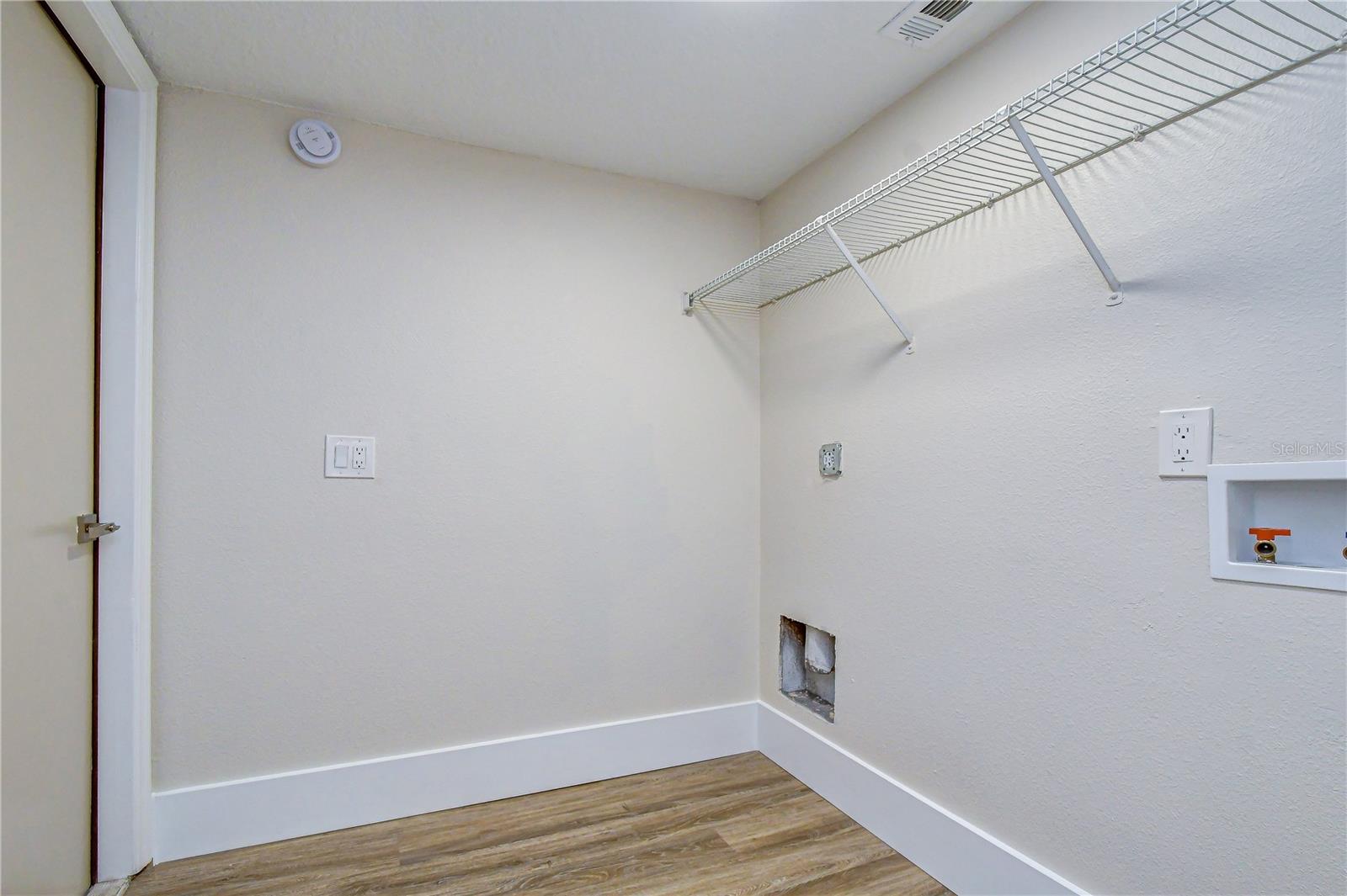12928 KINGS LAKE DR — photo 38