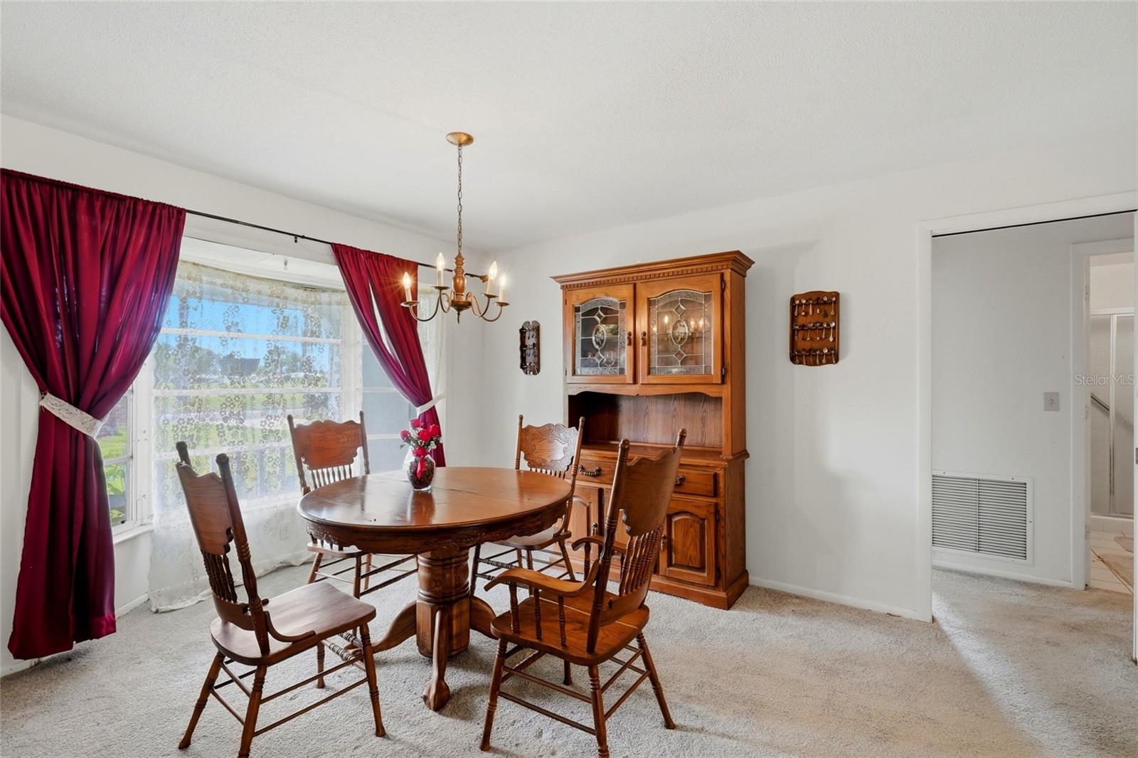 427 RUBENS DR — photo 13