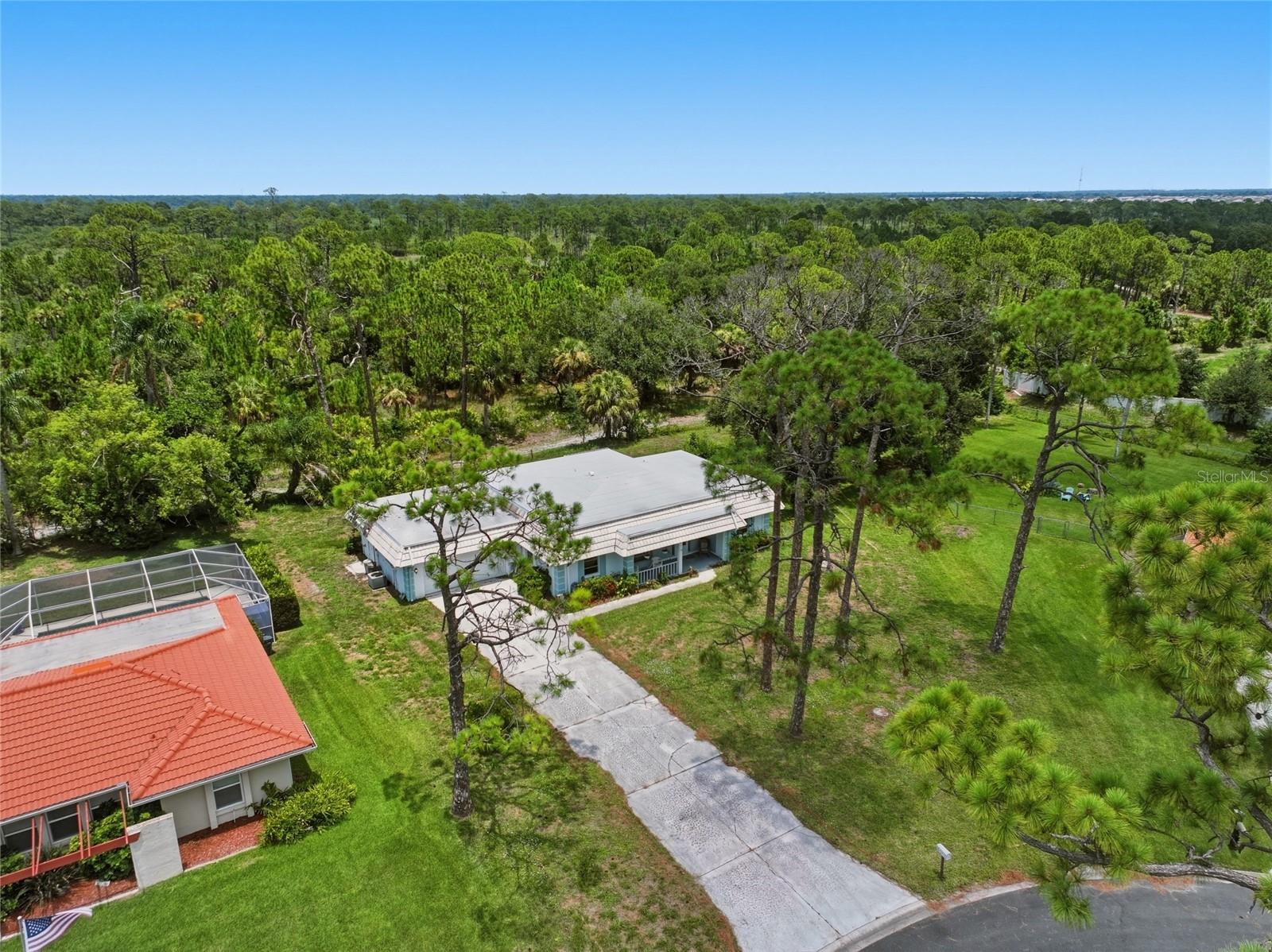 427 RUBENS DR — photo 30