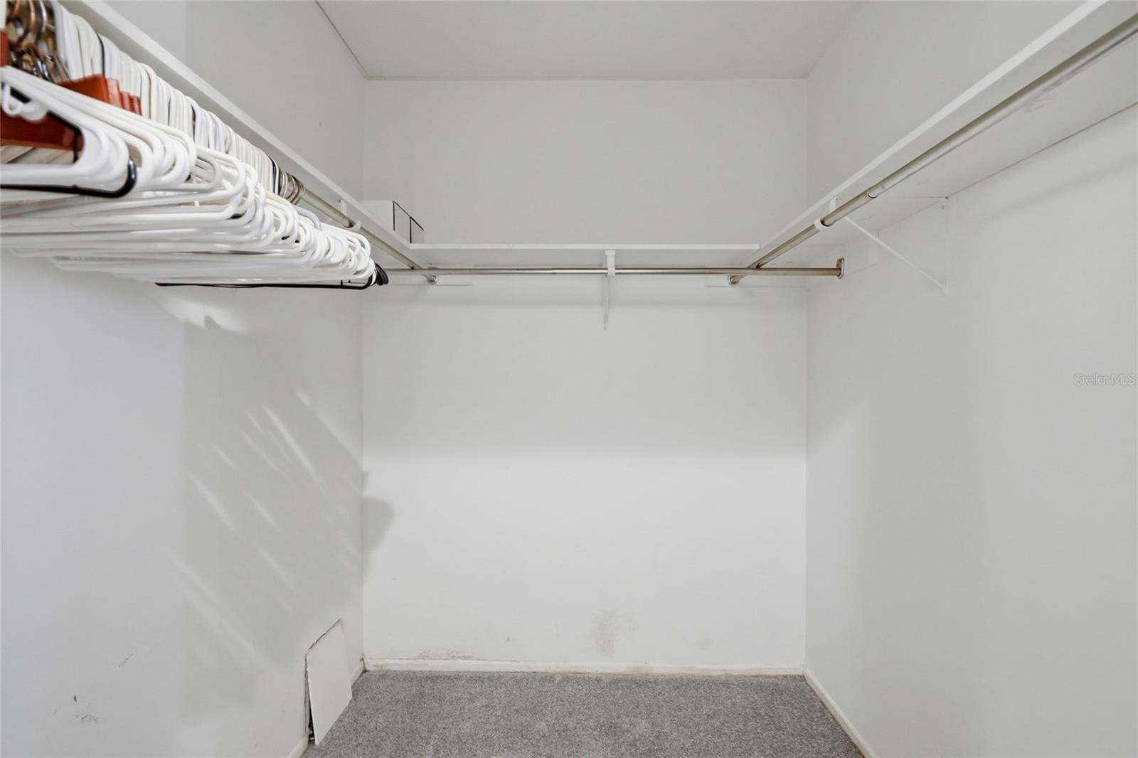 427 RUBENS DR — photo 18