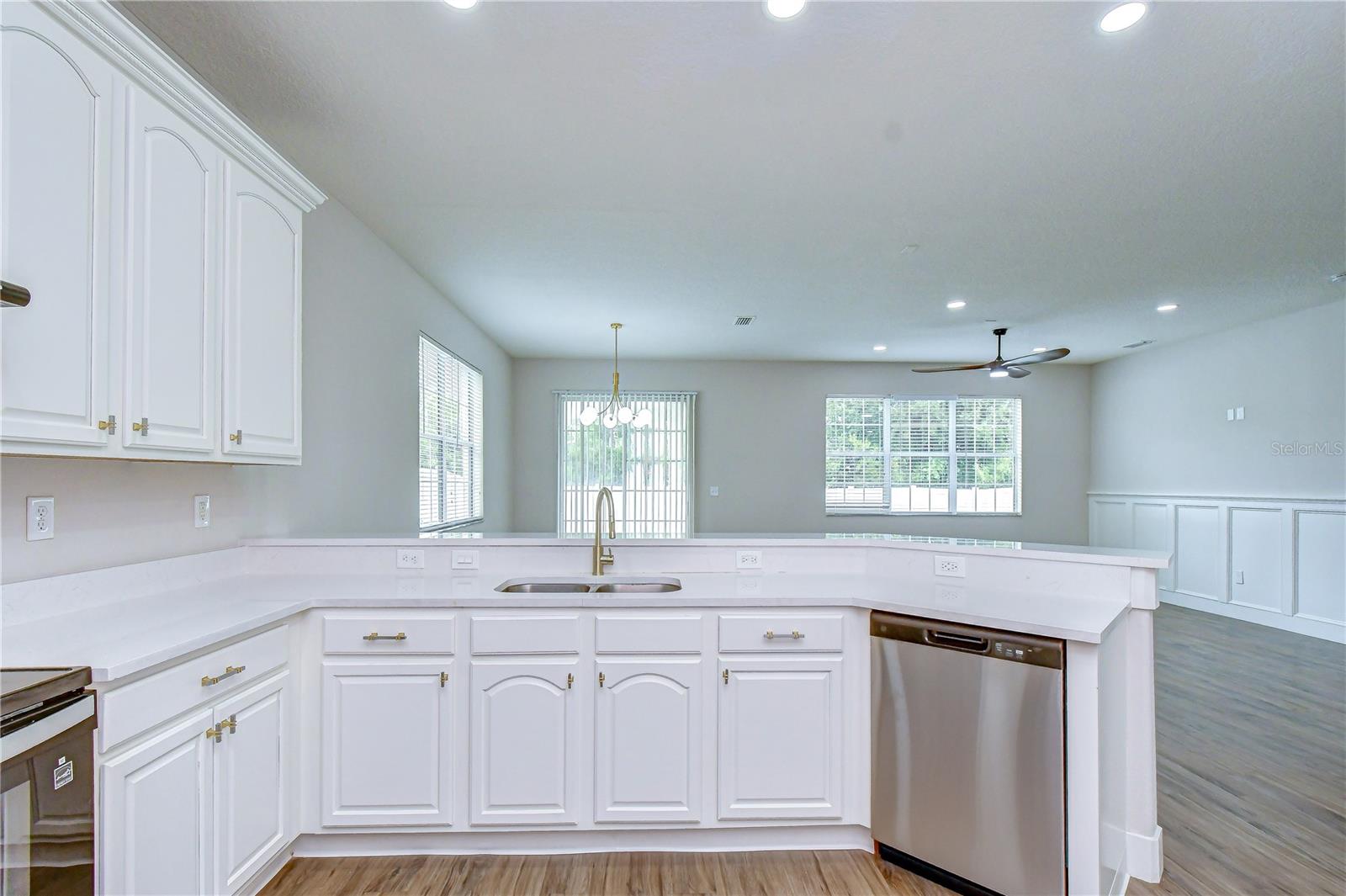1712 ATLANTIC DR — photo 34