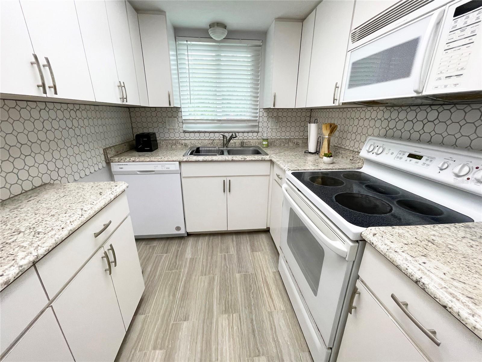 5880 38TH AVE N #206 — photo 7