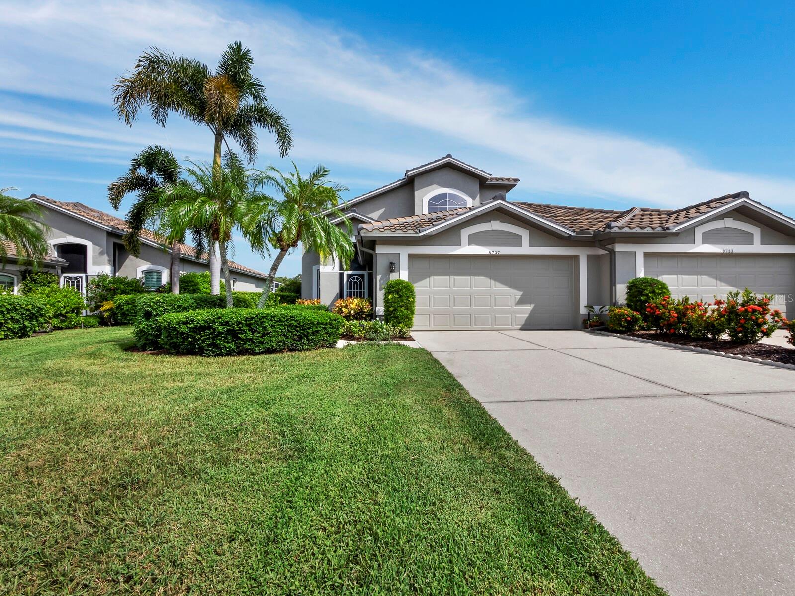 8737 PEBBLE CREEK LN — photo 4
