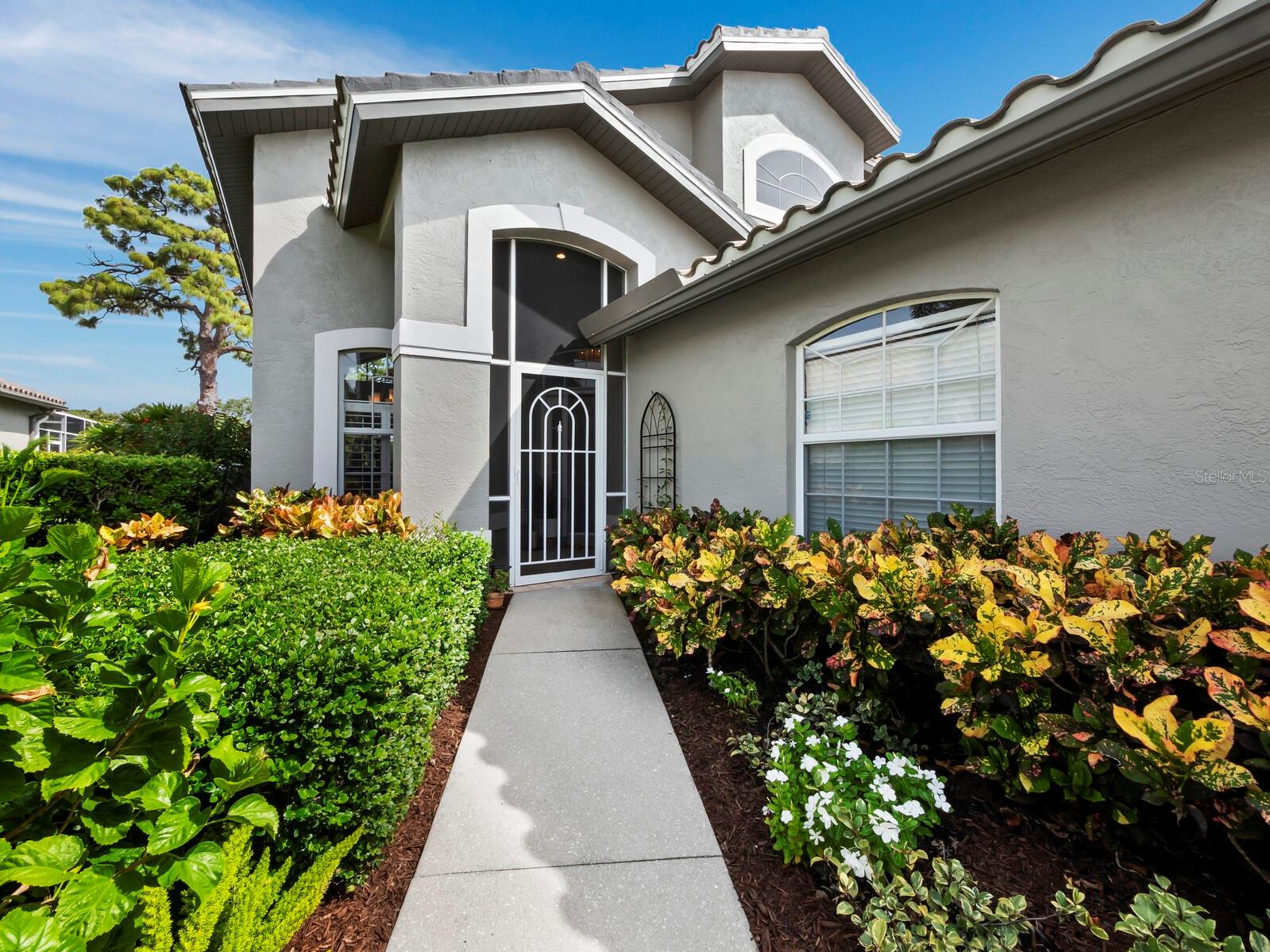 8737 PEBBLE CREEK LN — photo 2