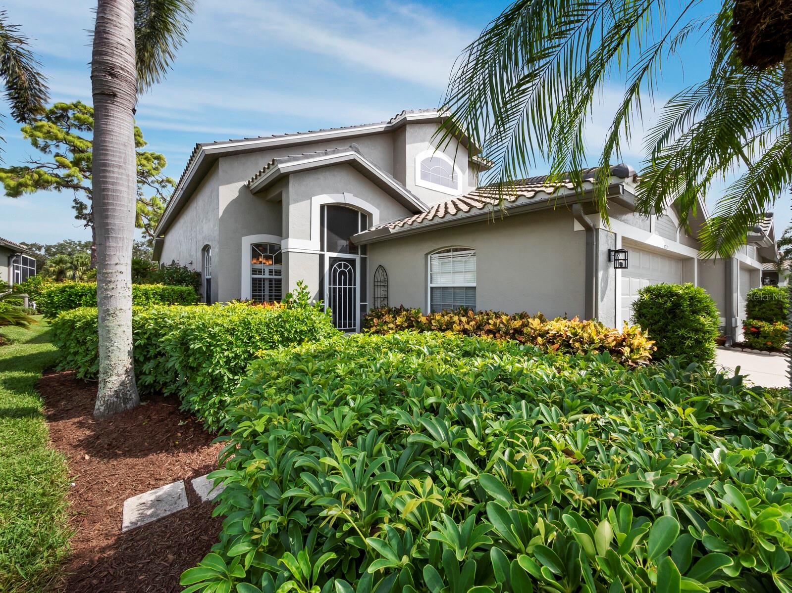 8737 PEBBLE CREEK LN — photo 3
