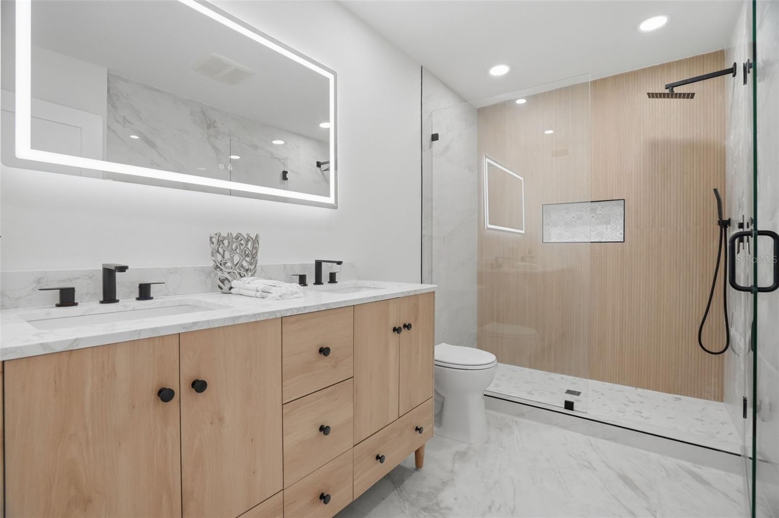 5101 DOVER ST NE — photo 17