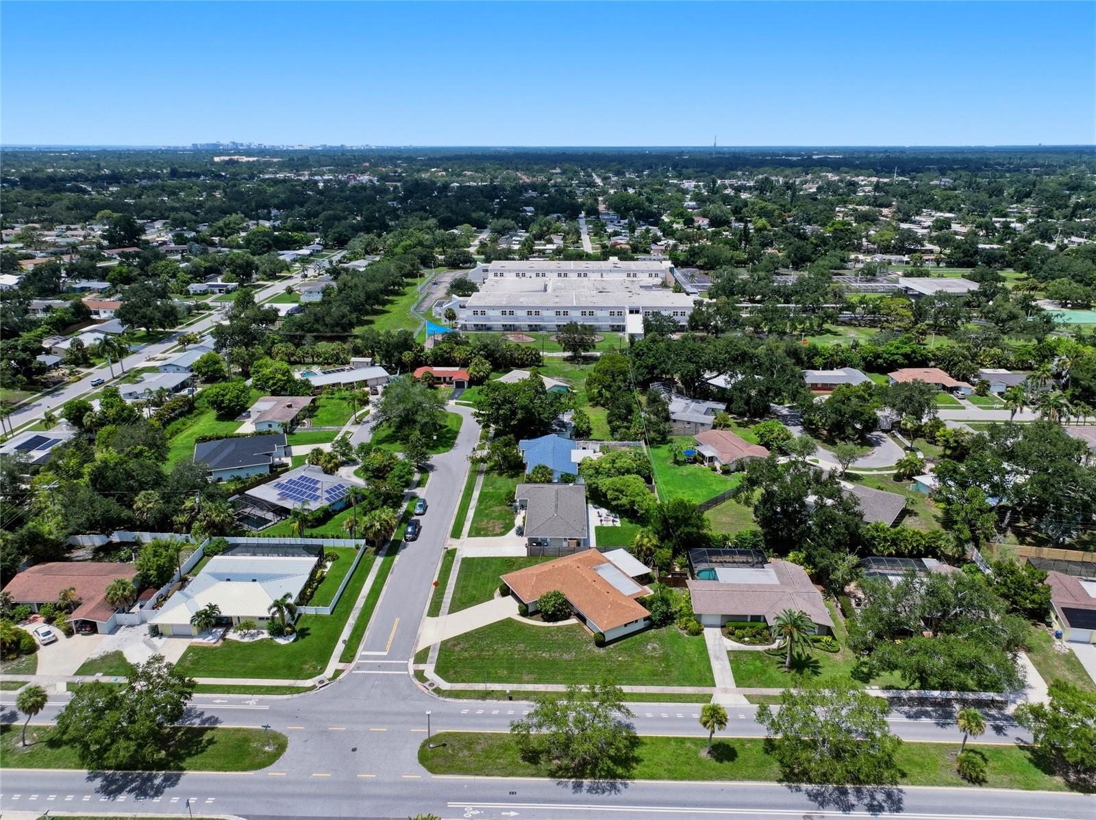 2711 GULF GATE DR — photo 29