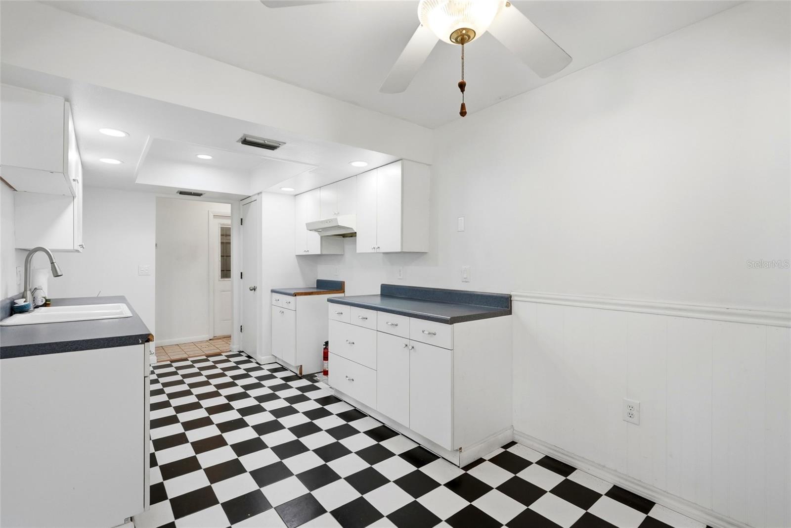 2711 GULF GATE DR — photo 11