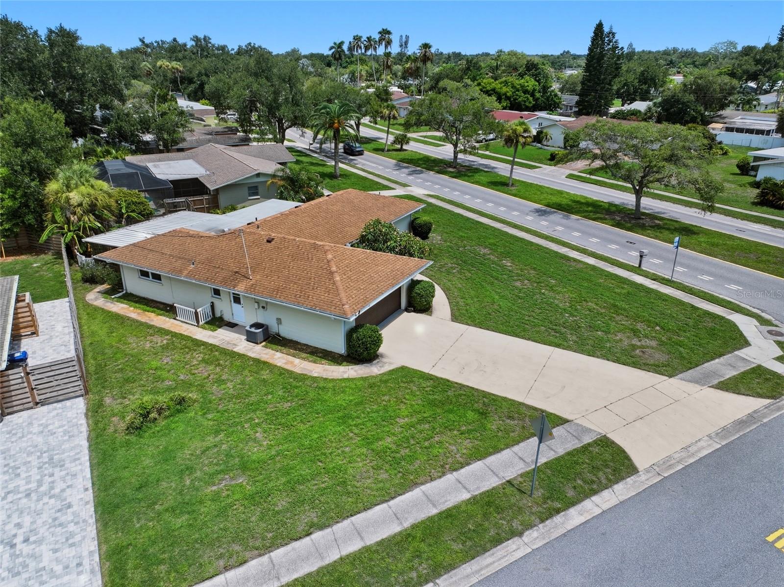 2711 GULF GATE DR — photo 27