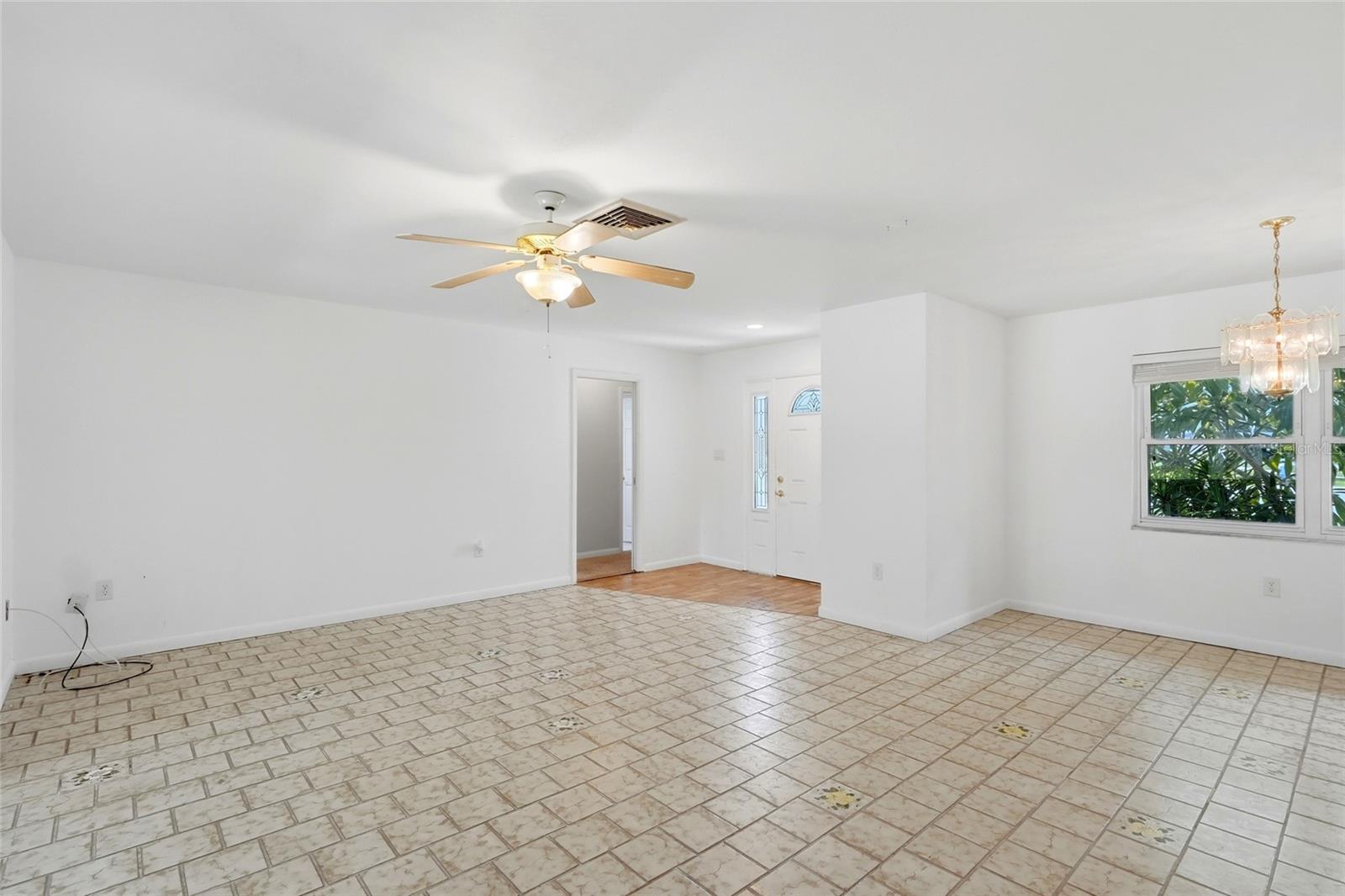 2711 GULF GATE DR — photo 6