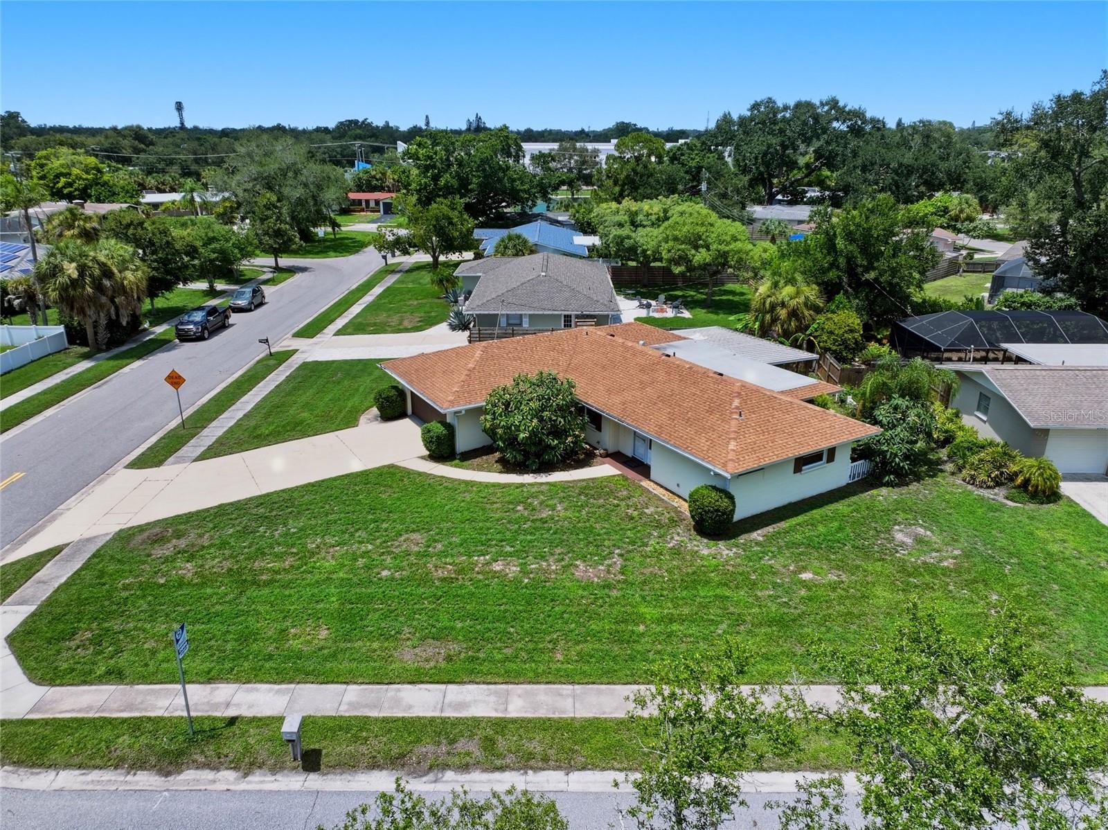 2711 GULF GATE DR — photo 28