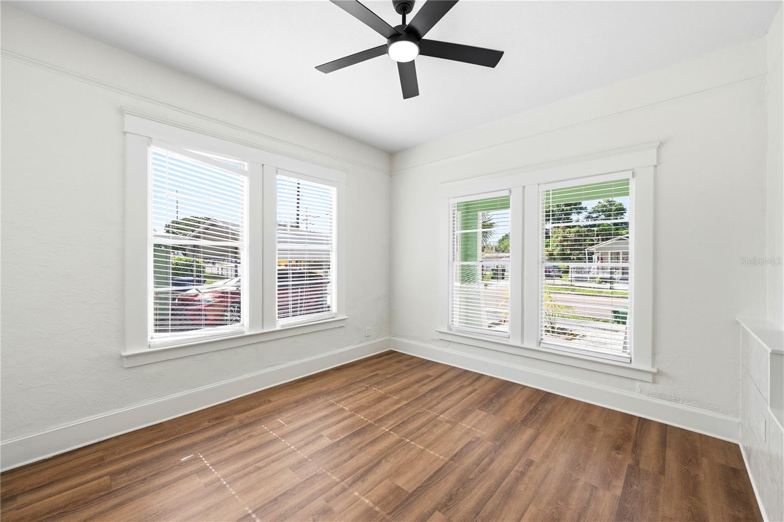 1404 E 26TH AVE — photo 27