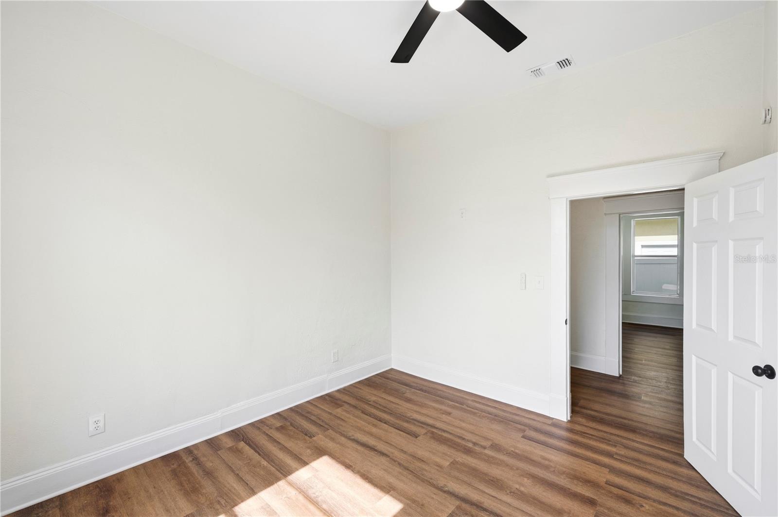 1404 E 26TH AVE — photo 20