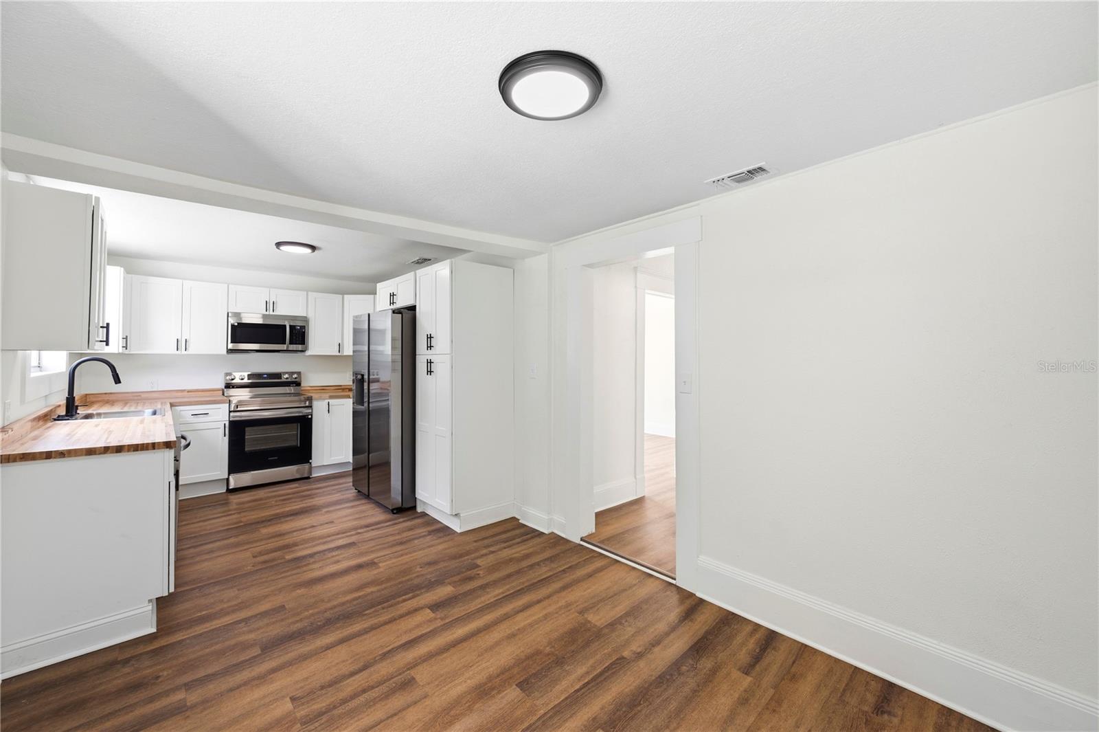 1404 E 26TH AVE — photo 5