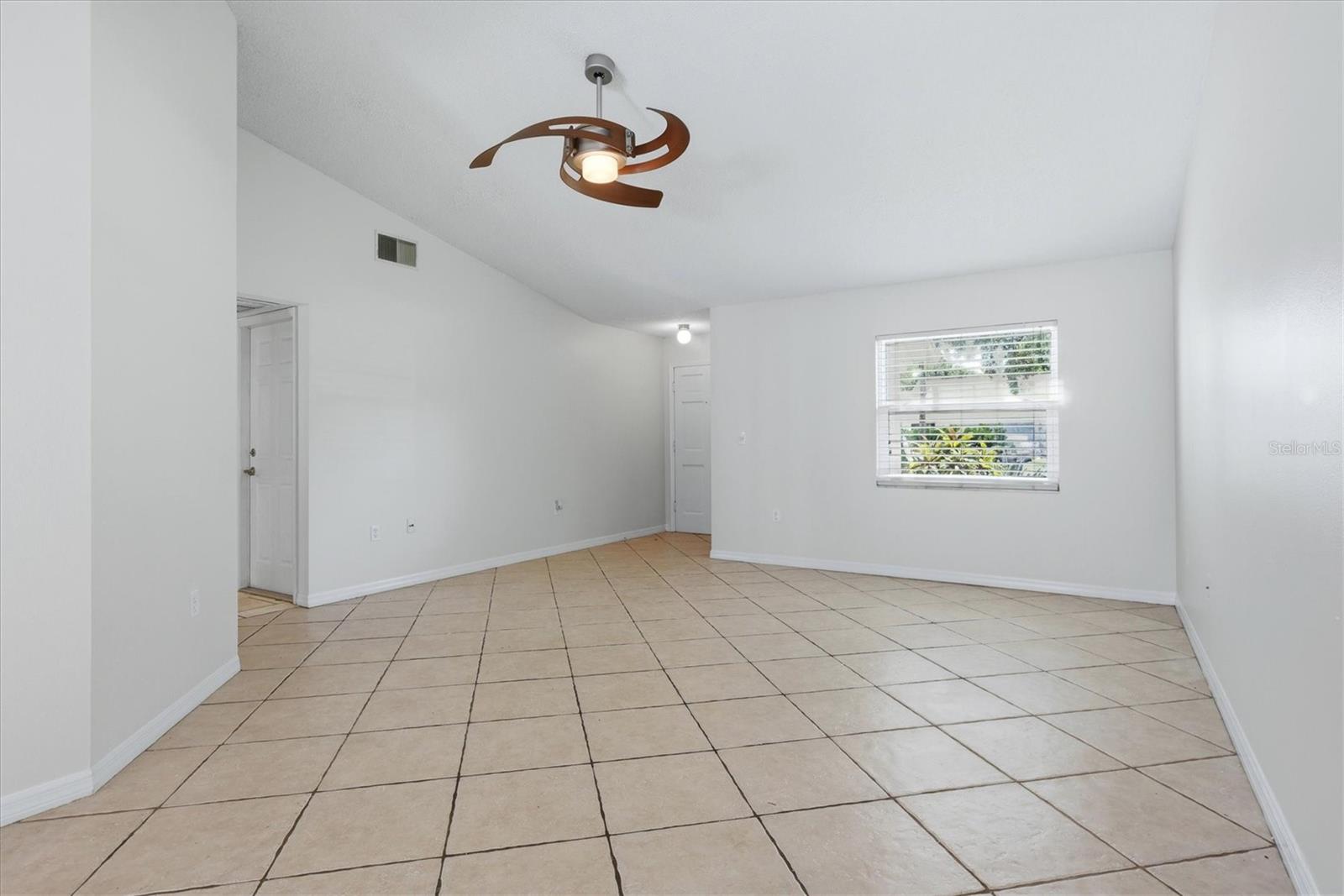 4089 KING RICHARD DR — photo 8