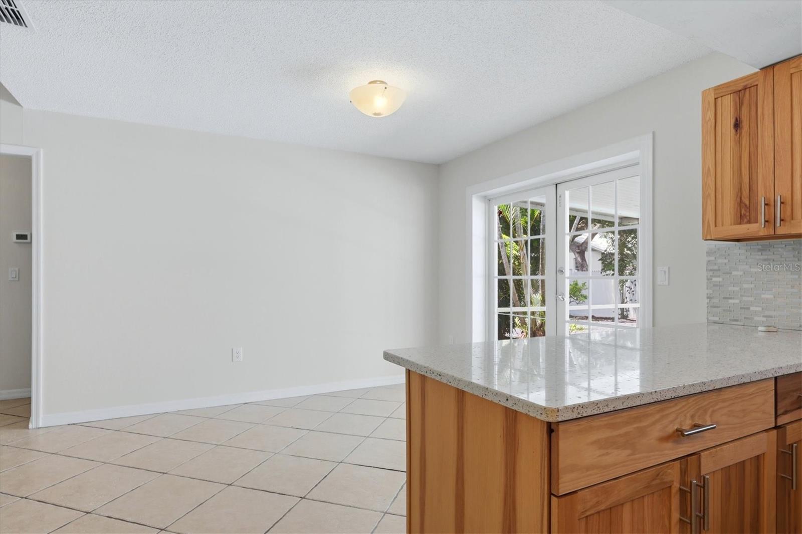4089 KING RICHARD DR — photo 15