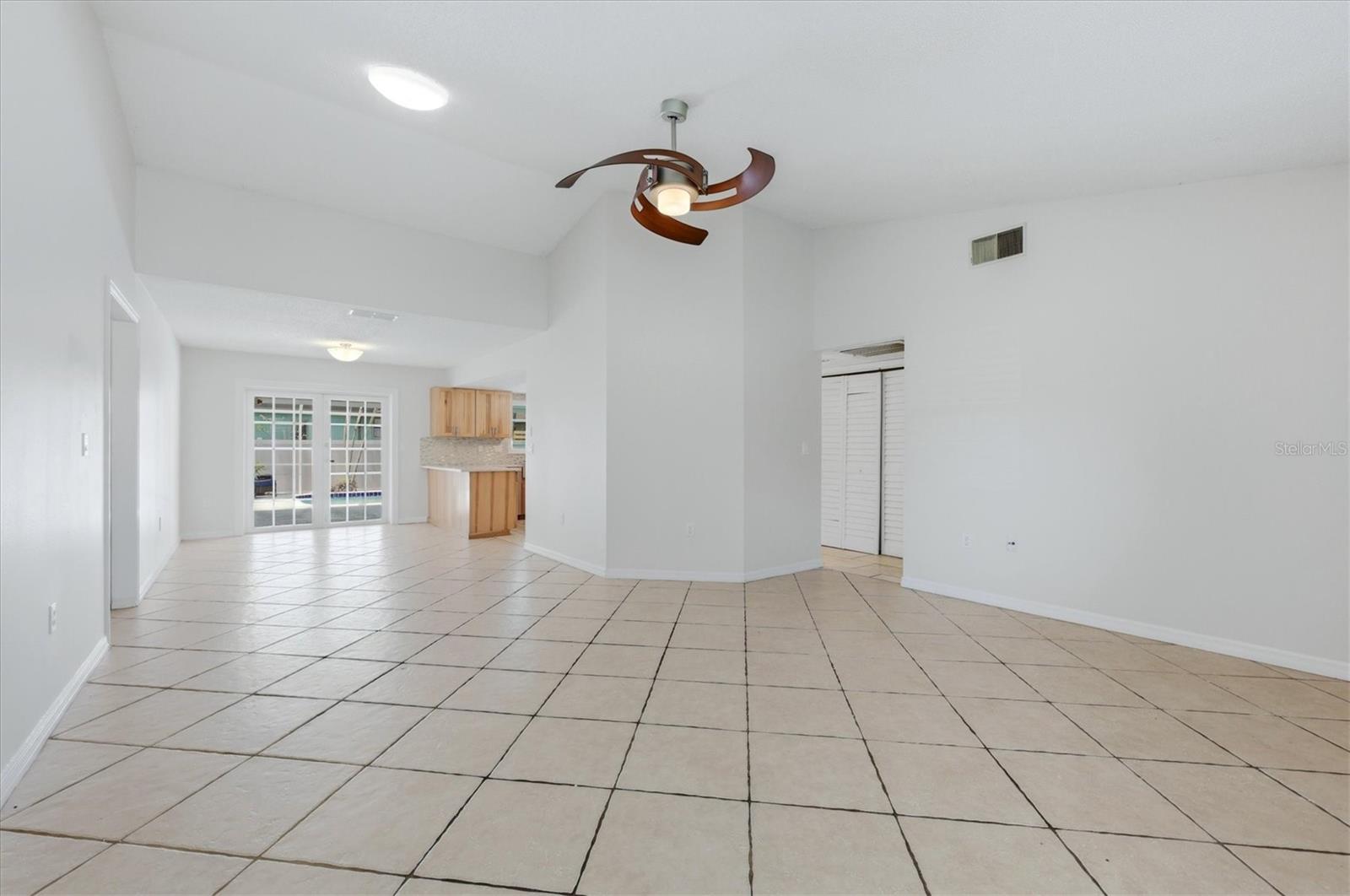 4089 KING RICHARD DR — photo 9