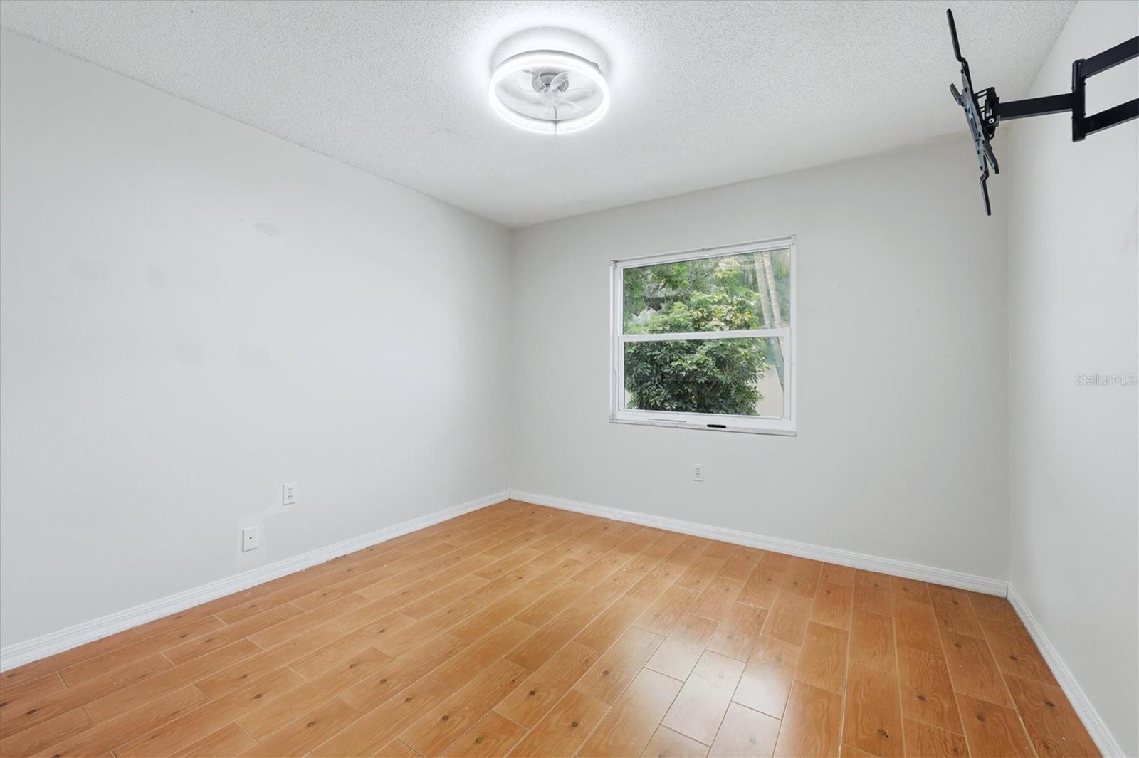 4089 KING RICHARD DR — photo 21