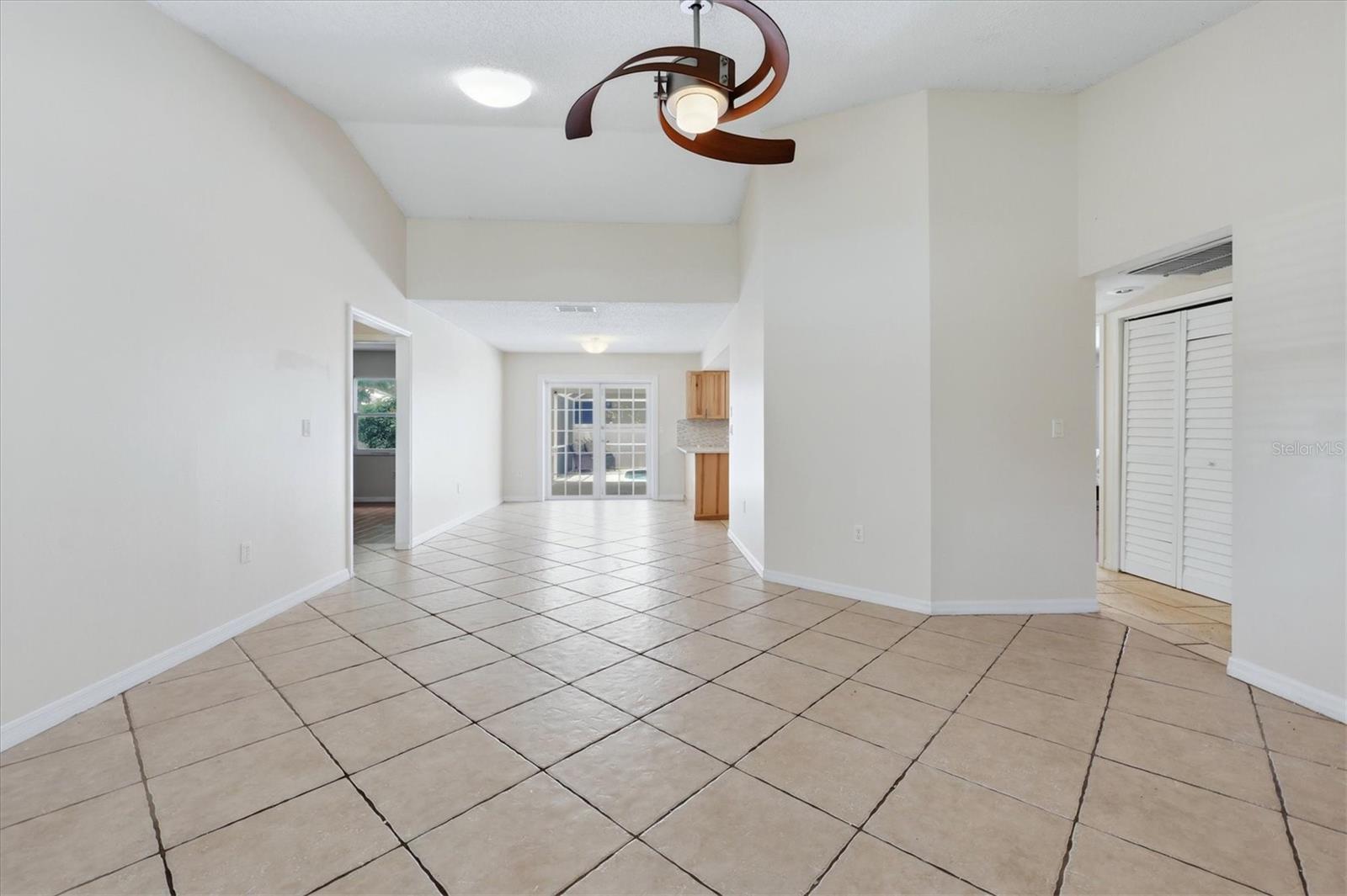 4089 KING RICHARD DR — photo 10