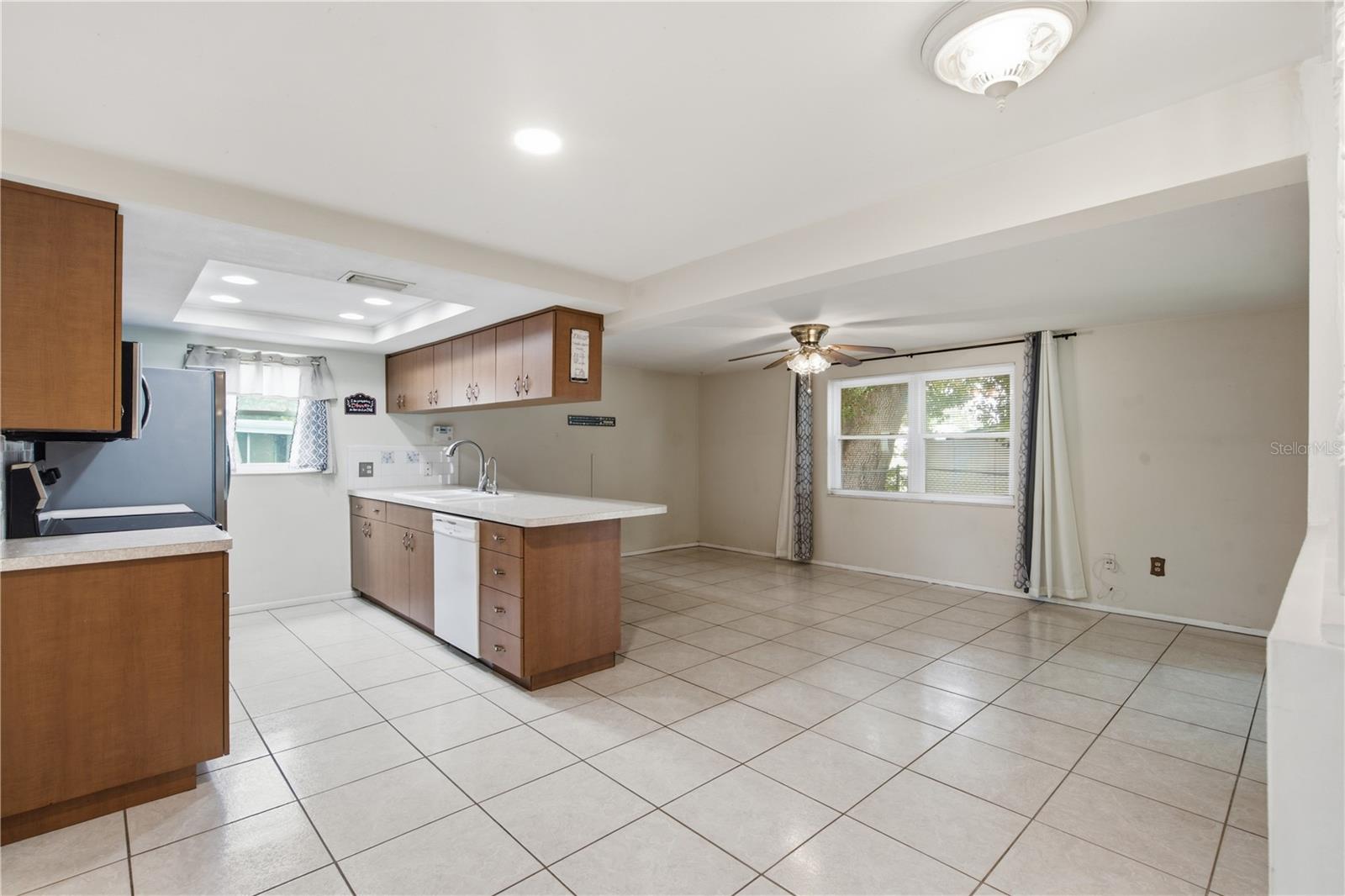 6345 PATELLA AVE — photo 10
