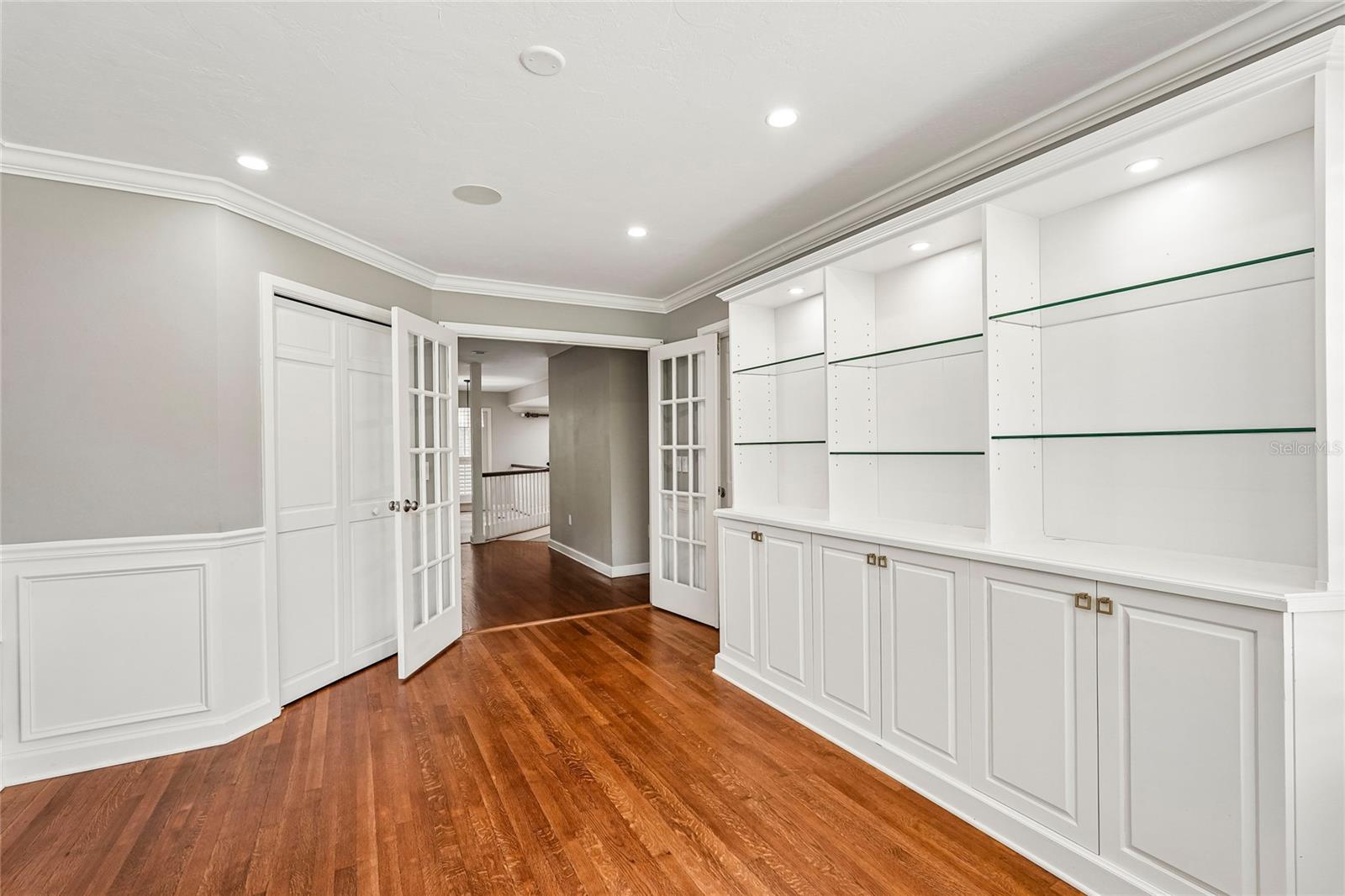 1675 LANDINGS LN — photo 33